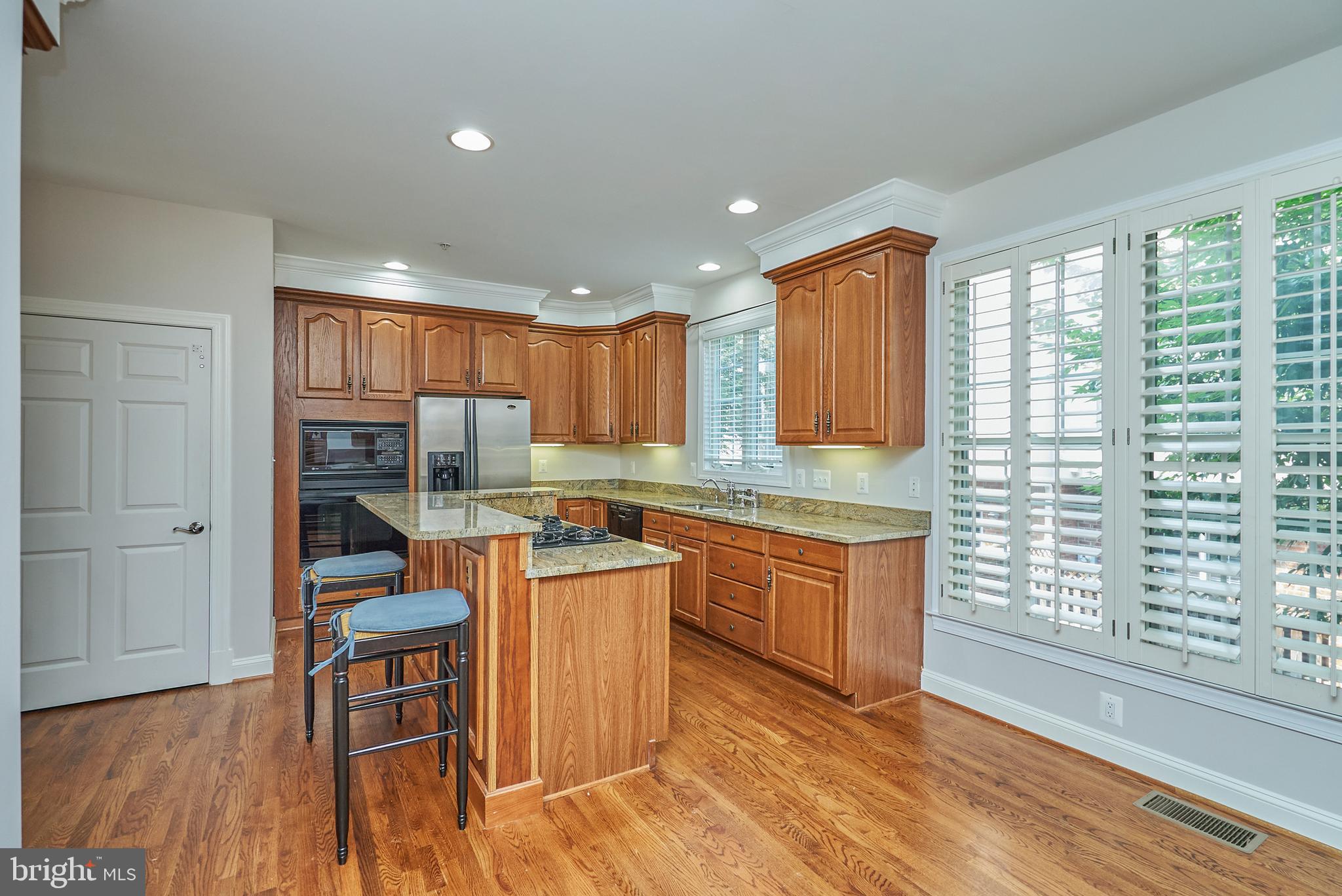 MCLEAN CREST - Residential Lease