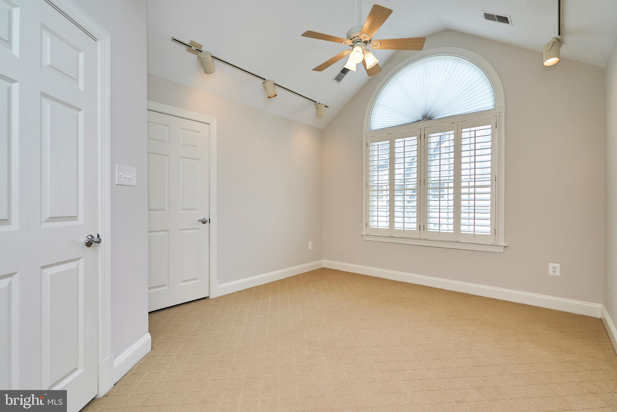 MCLEAN CREST - Residential Lease