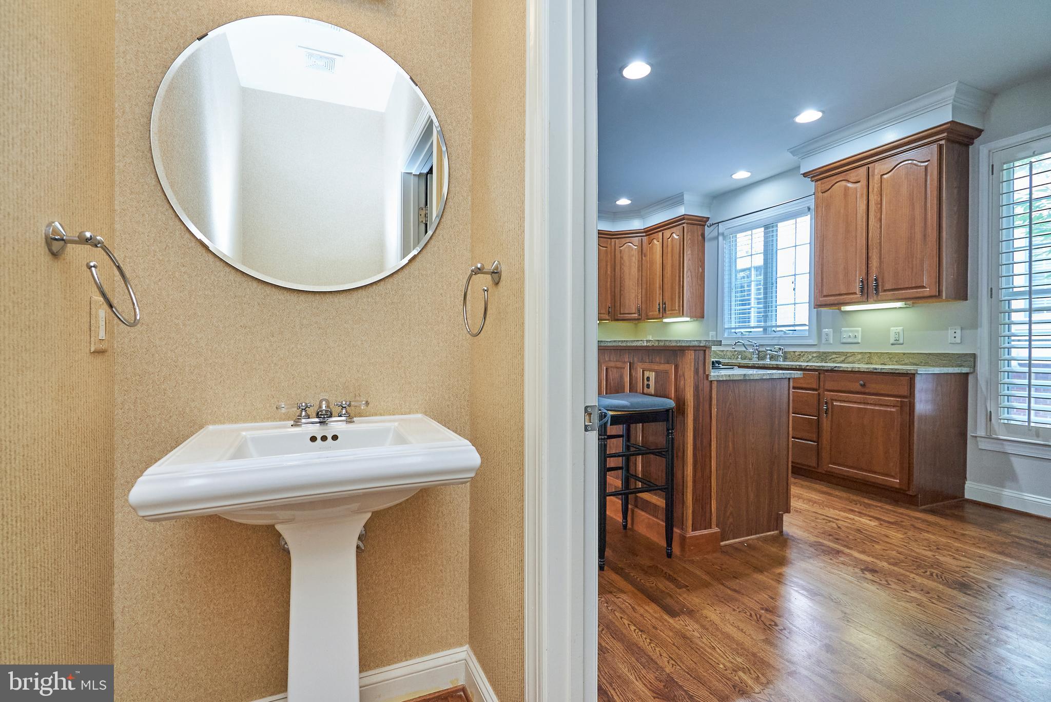 MCLEAN CREST - Residential Lease