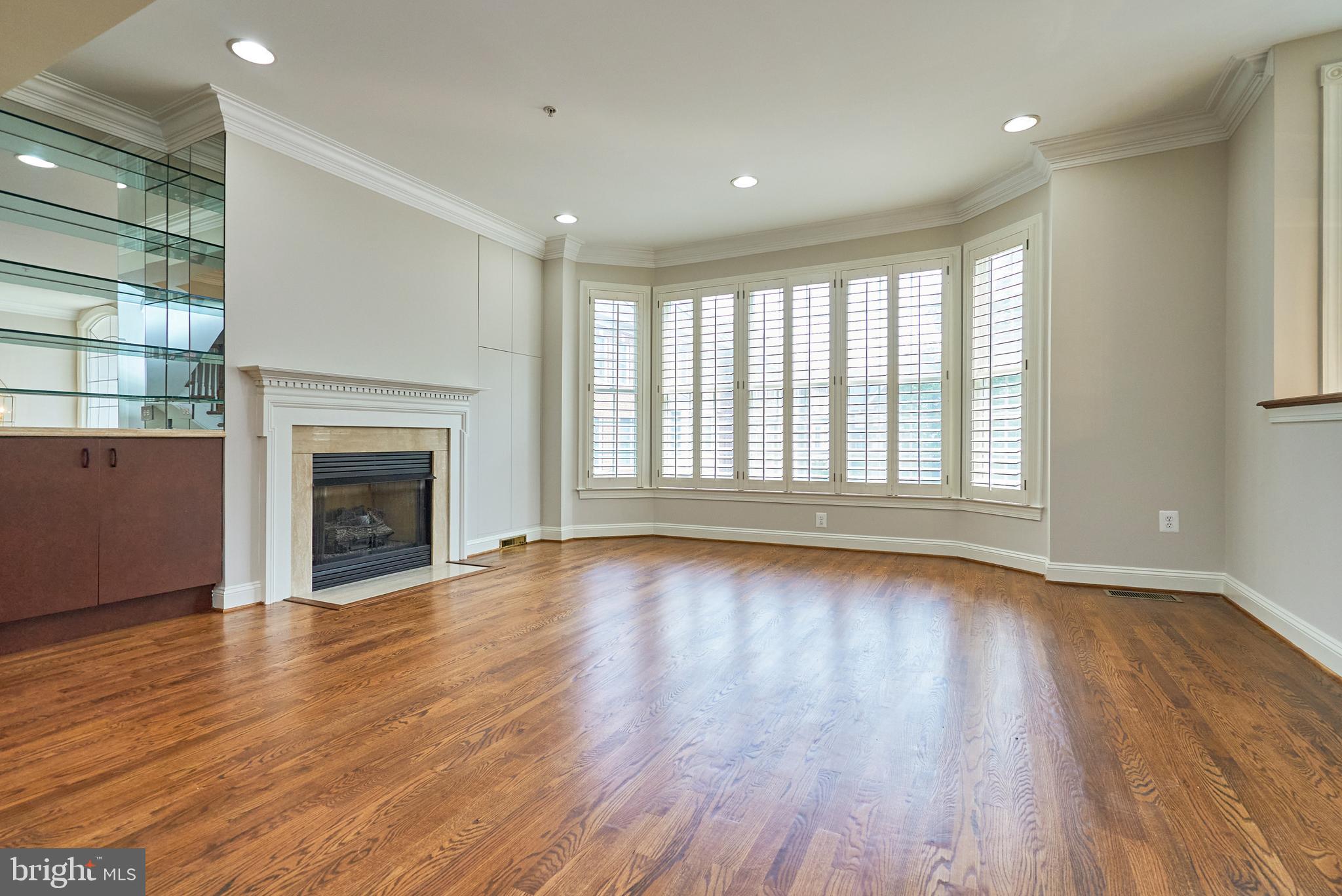 MCLEAN CREST - Residential Lease