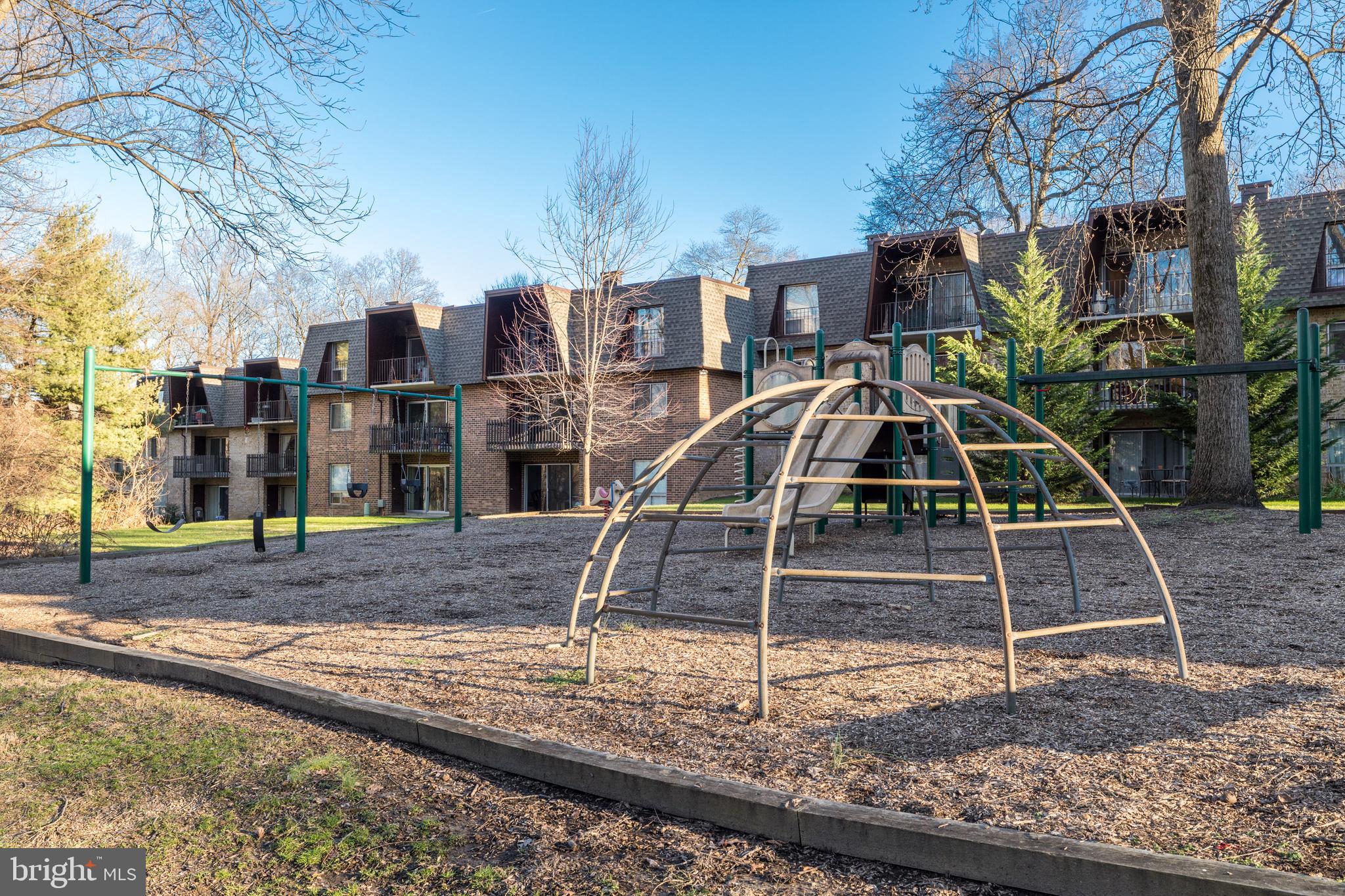 VANTAGE HILL - Residential