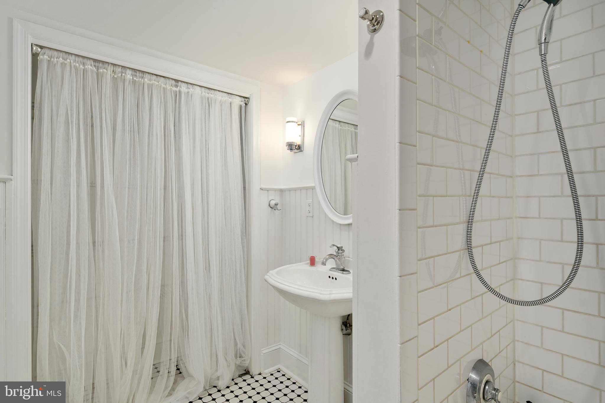 GRADUATE HOSPITAL - Residential