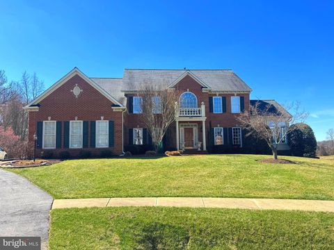 Photo of 401 Hilton Head Court, ASHTON, MD 20861 (MLS # MDMC2225872)