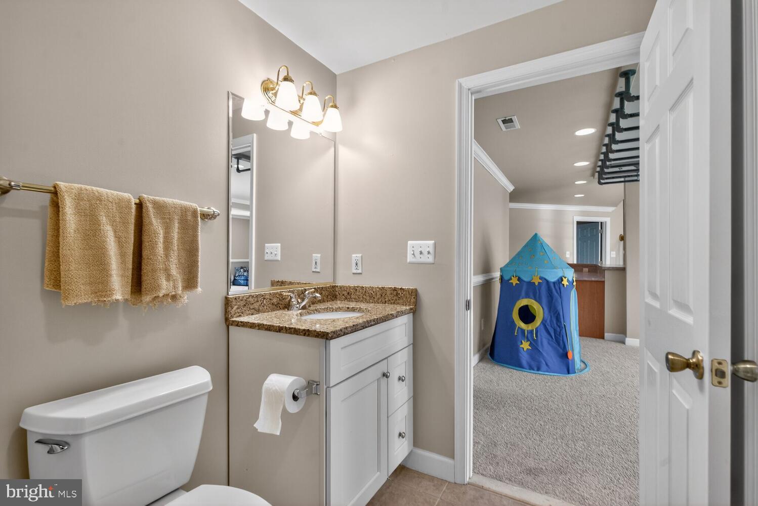 HAMPSHIRE GREENS - Residential