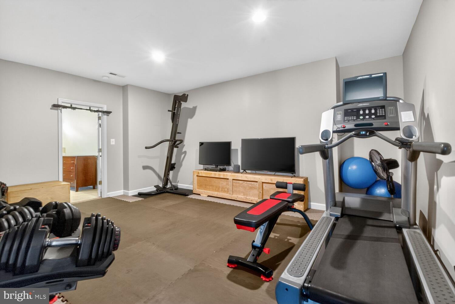 HAMPSHIRE GREENS - Residential