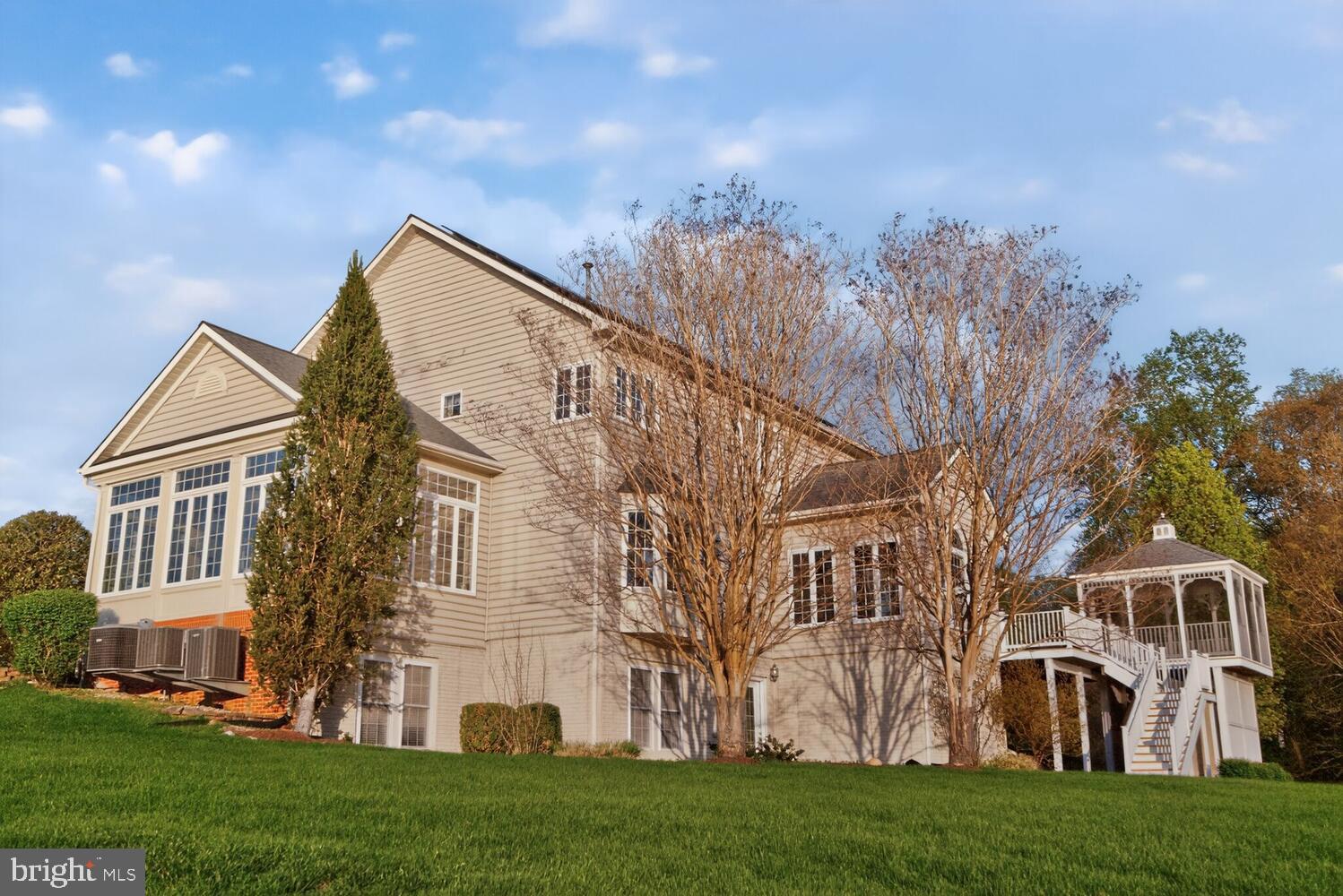 HAMPSHIRE GREENS - Residential