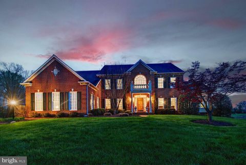 Photo of 401 Hilton Head Court, ASHTON, MD 20861 (MLS # MDMC2225872)