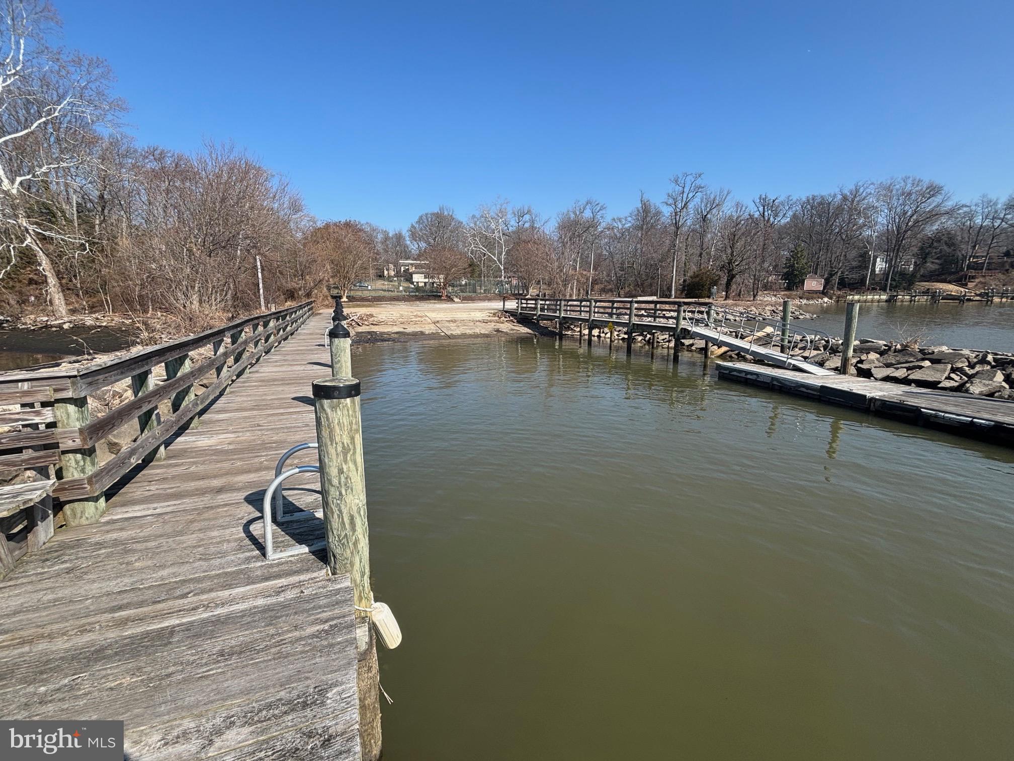 HALLOWING POINT RIVER ESTATES - Residential