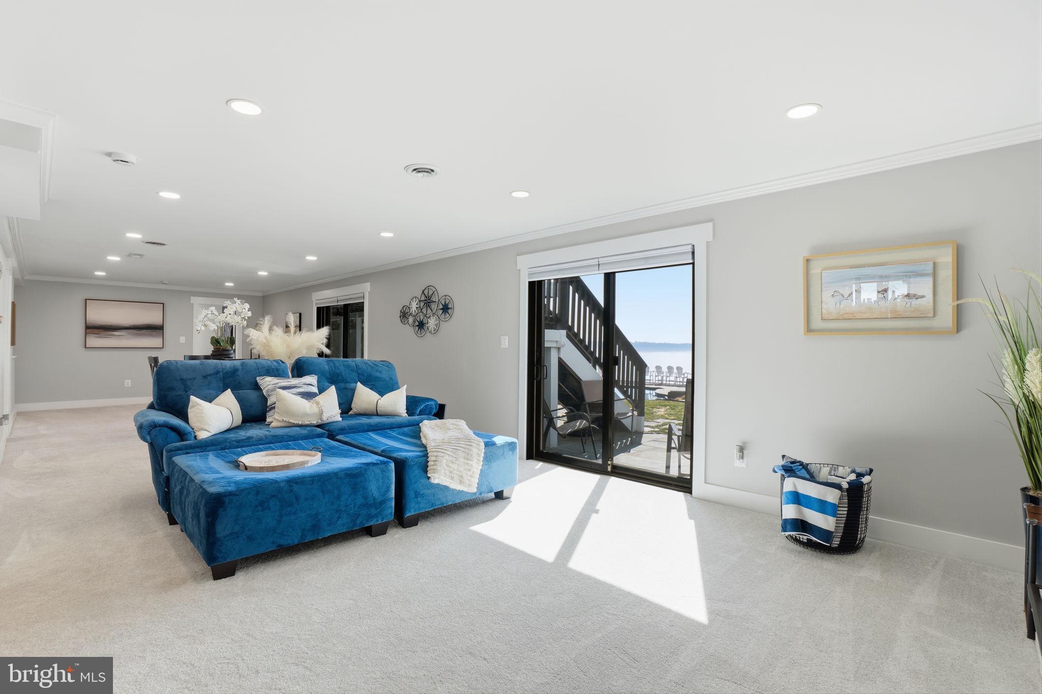 HALLOWING POINT RIVER ESTATES - Residential