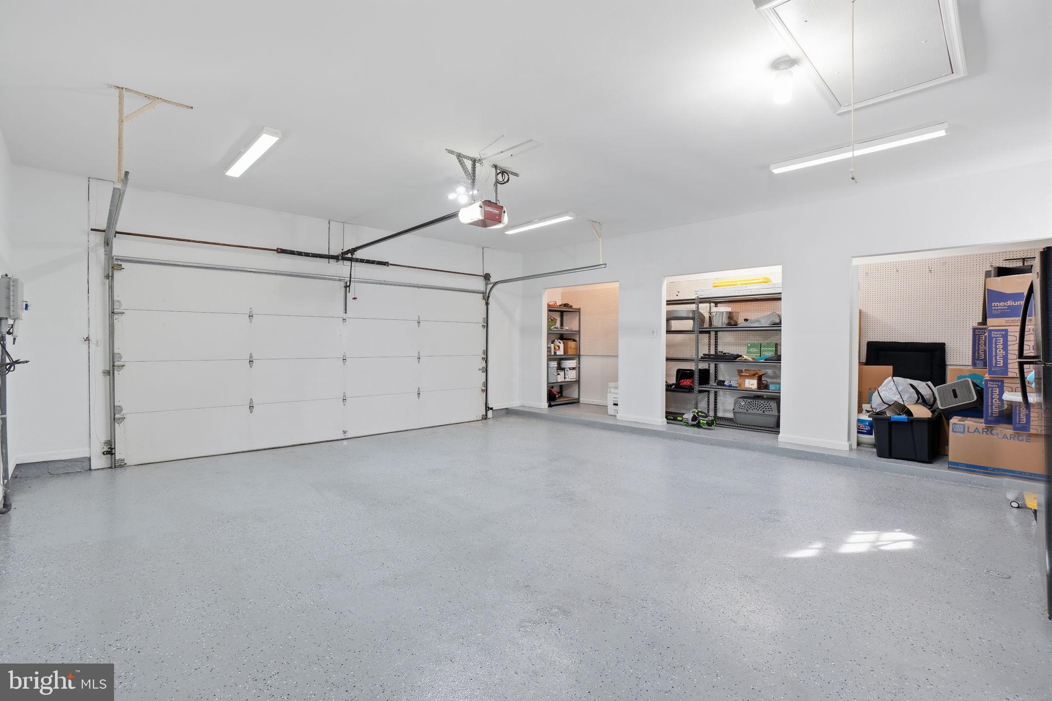 HALLOWING POINT RIVER ESTATES - Residential