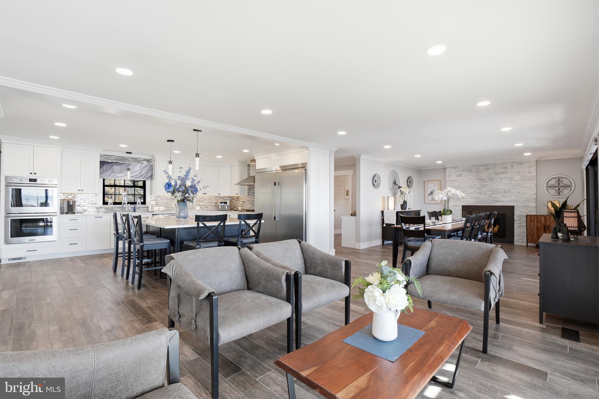 HALLOWING POINT RIVER ESTATES - Residential