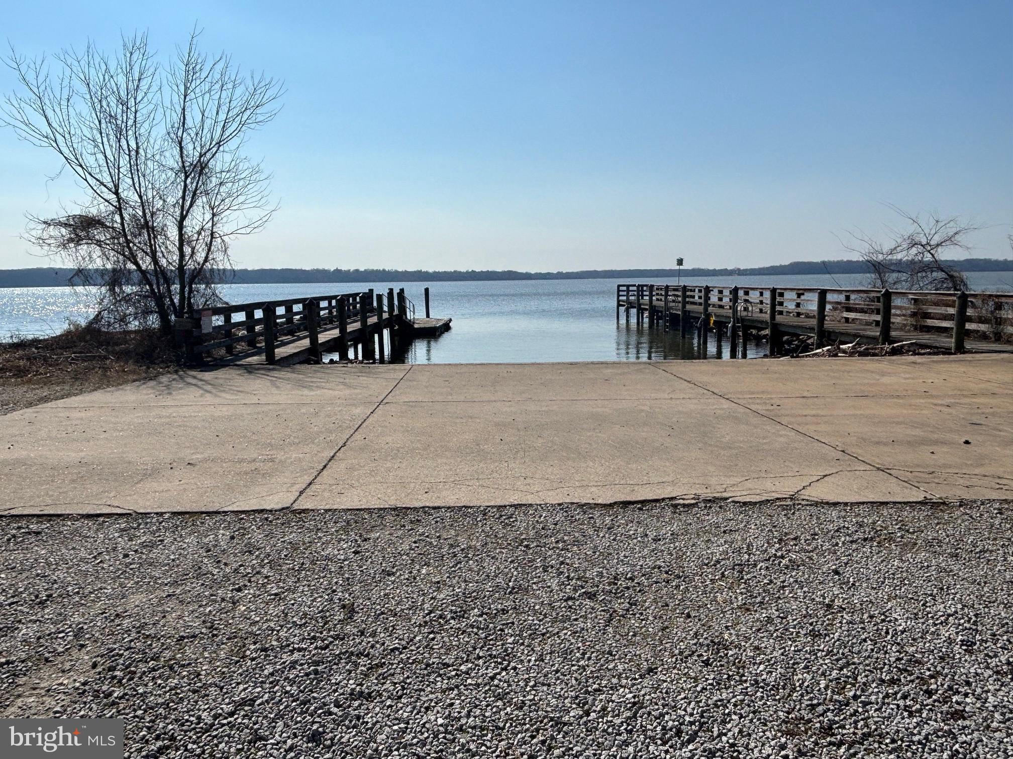 HALLOWING POINT RIVER ESTATES - Residential