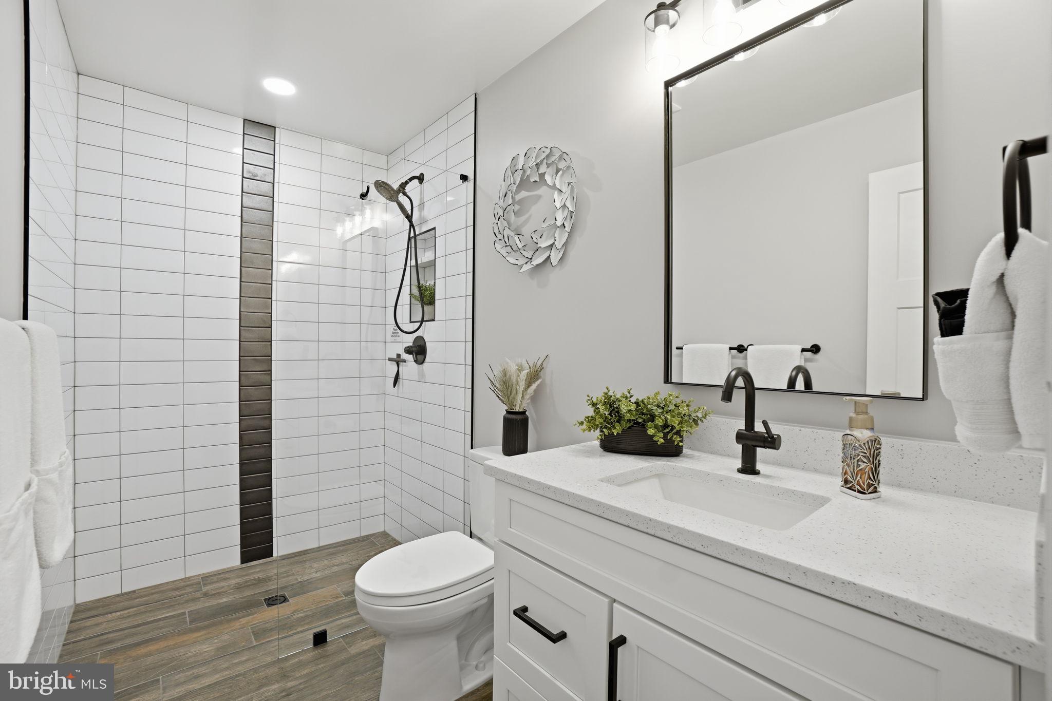 HALLOWING POINT RIVER ESTATES - Residential