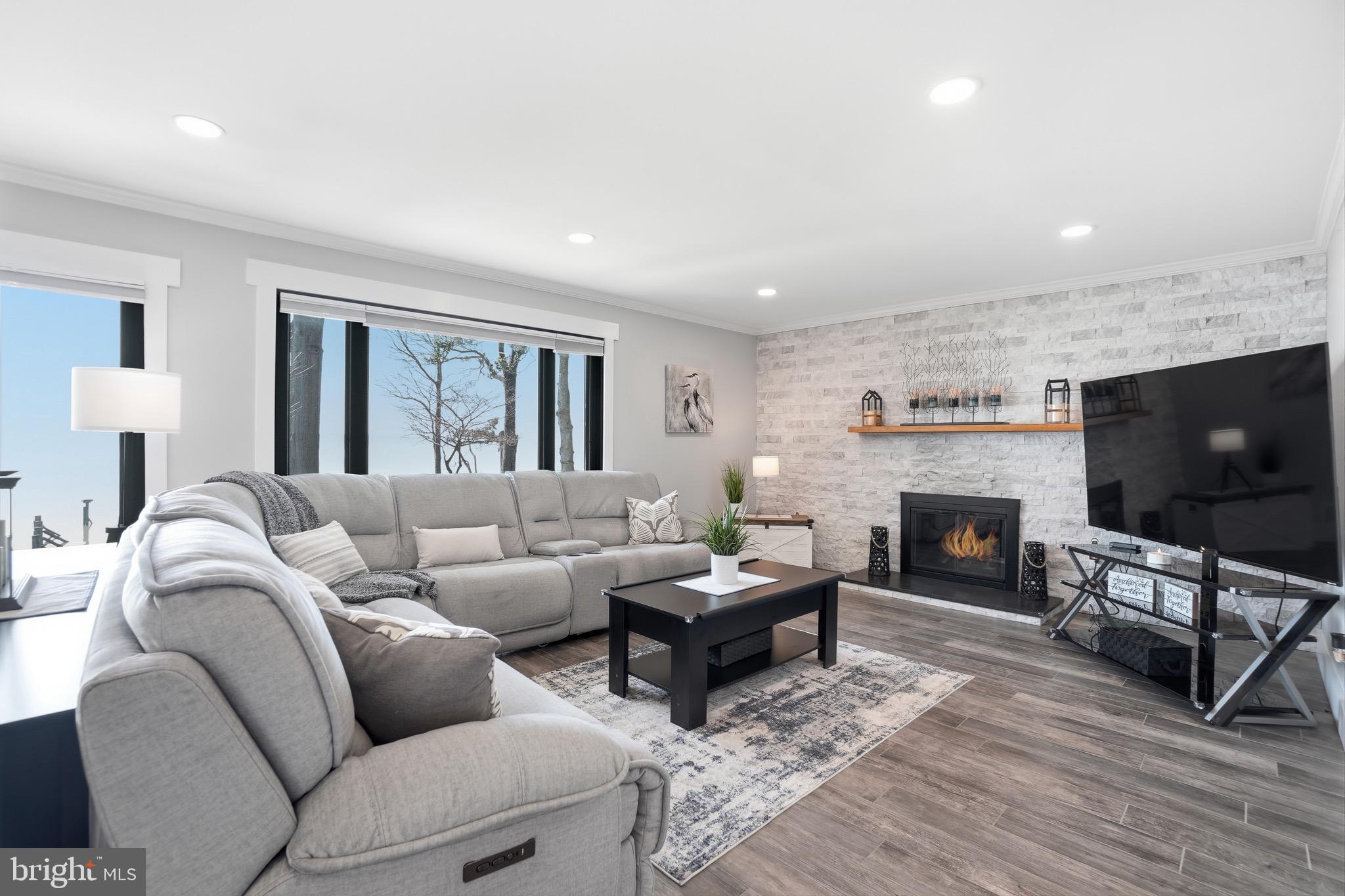 HALLOWING POINT RIVER ESTATES - Residential