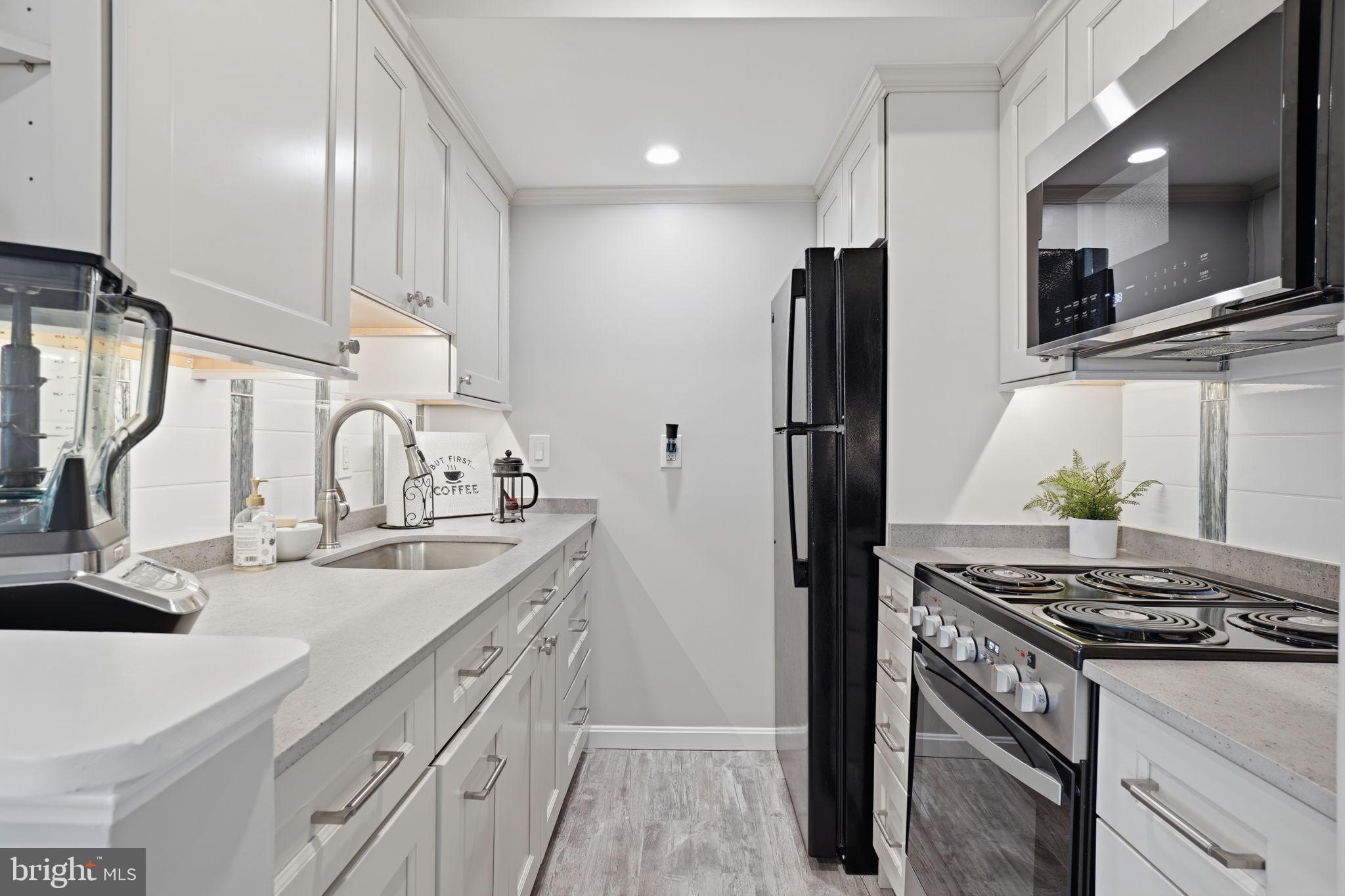 HALLOWING POINT RIVER ESTATES - Residential