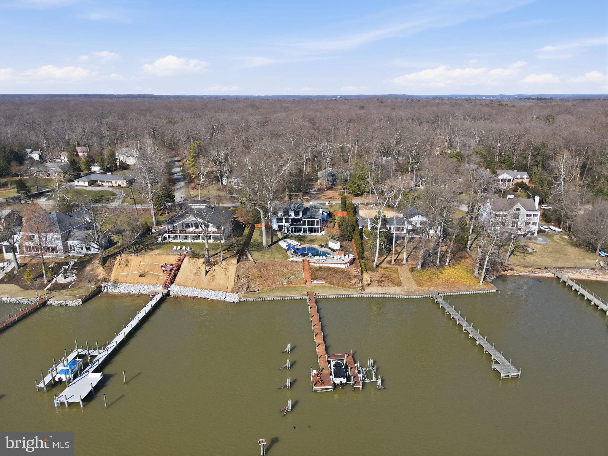 HALLOWING POINT RIVER ESTATES - Residential