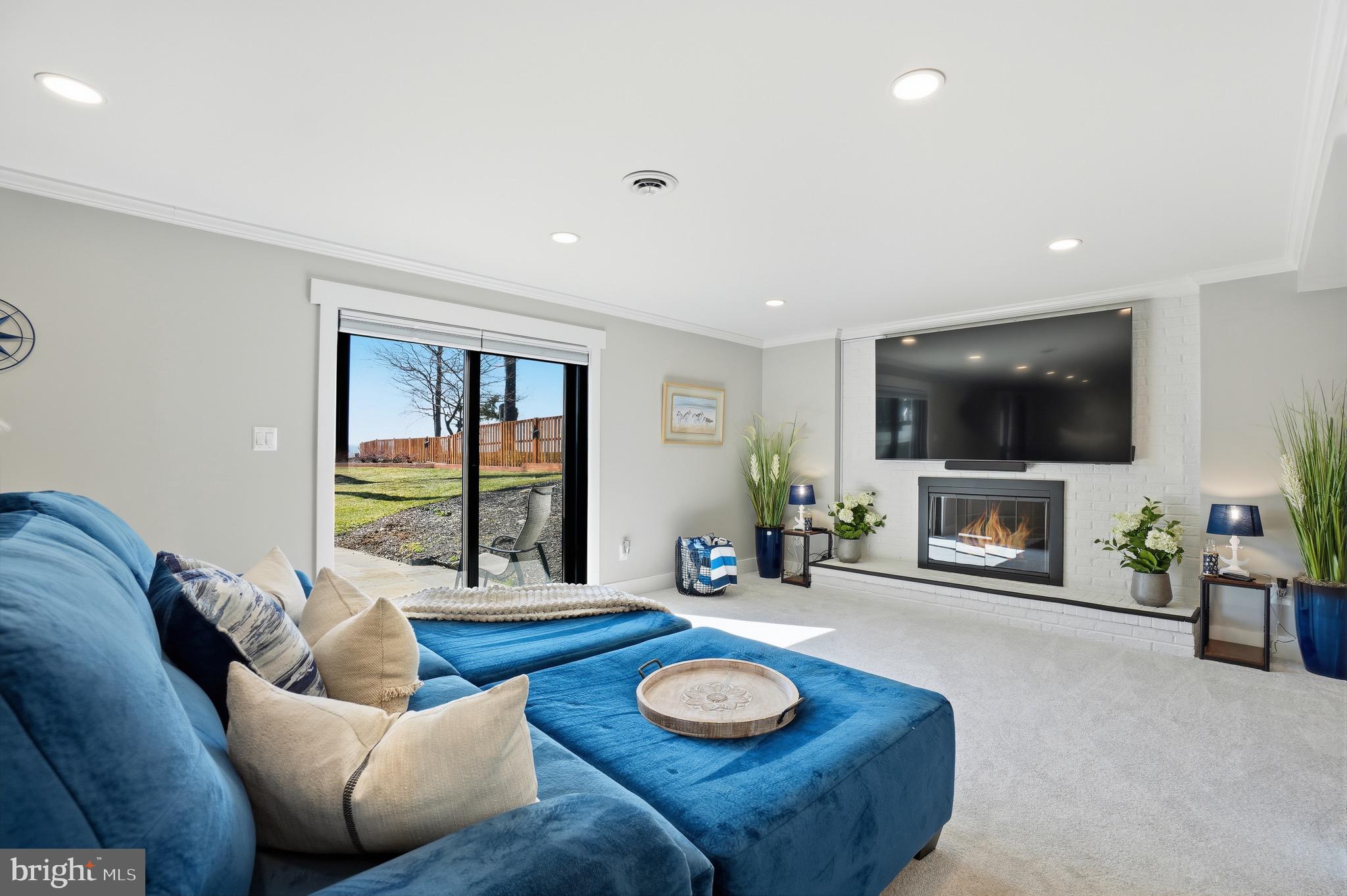 HALLOWING POINT RIVER ESTATES - Residential