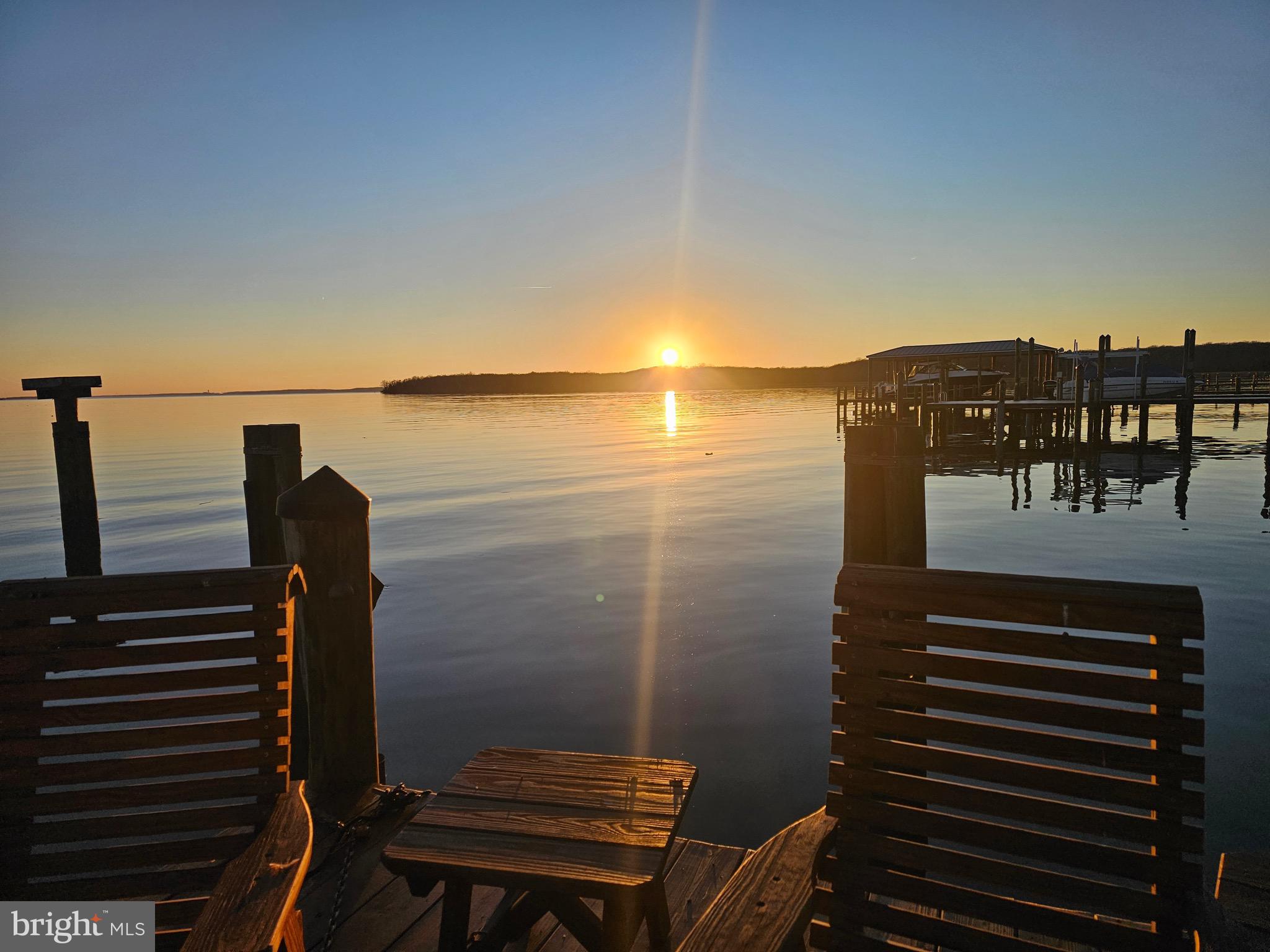 HALLOWING POINT RIVER ESTATES - Residential