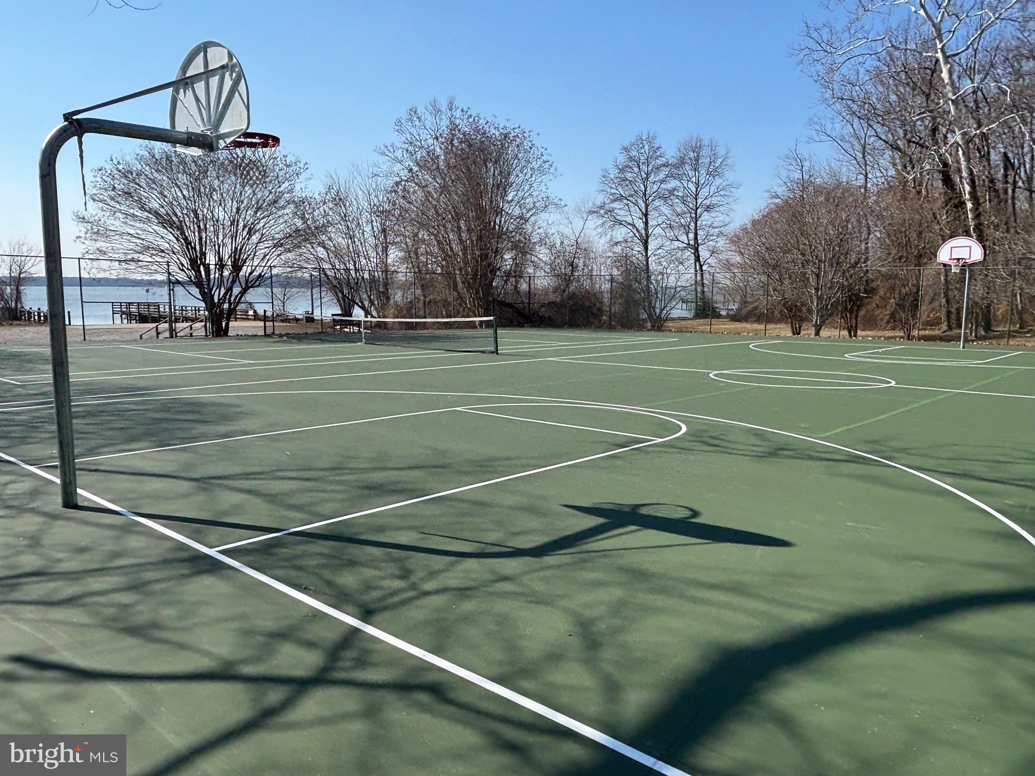 HALLOWING POINT RIVER ESTATES - Residential