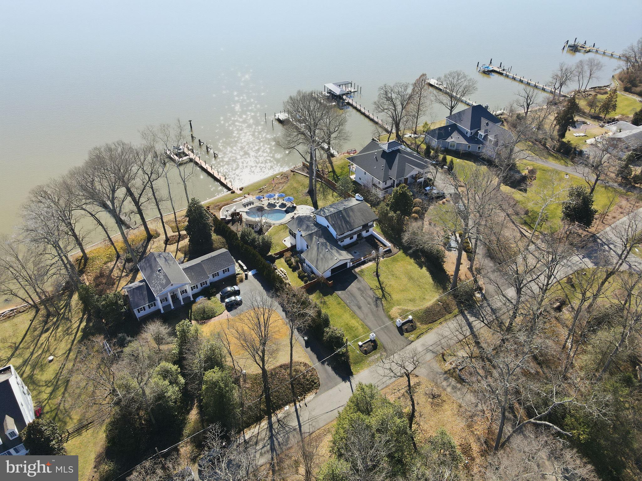 HALLOWING POINT RIVER ESTATES - Residential