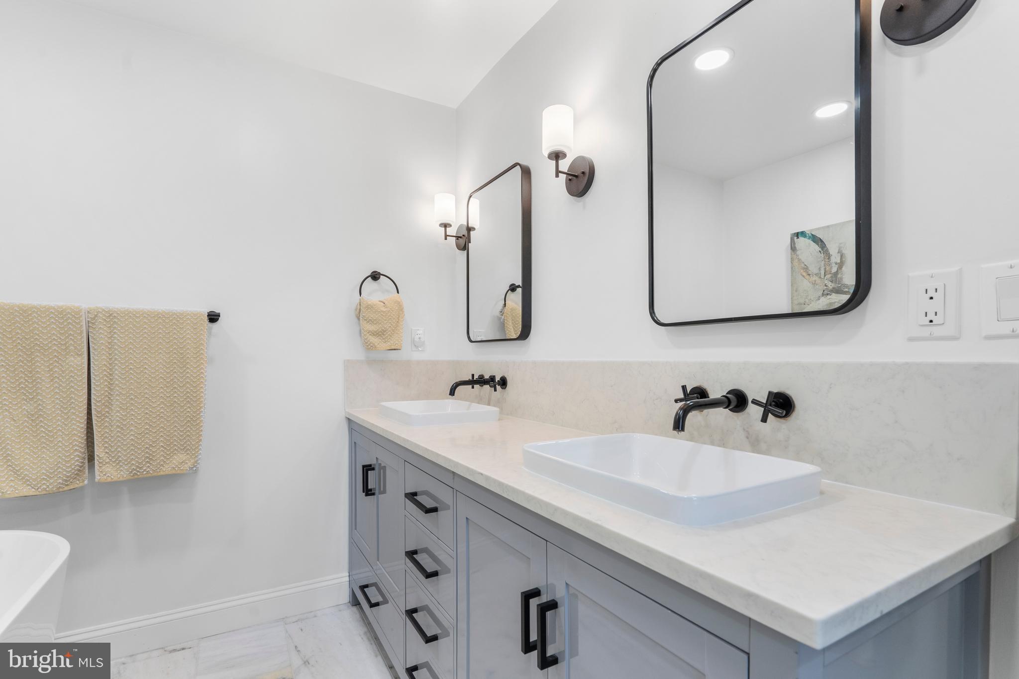 BARRISTERS PLACE - Residential