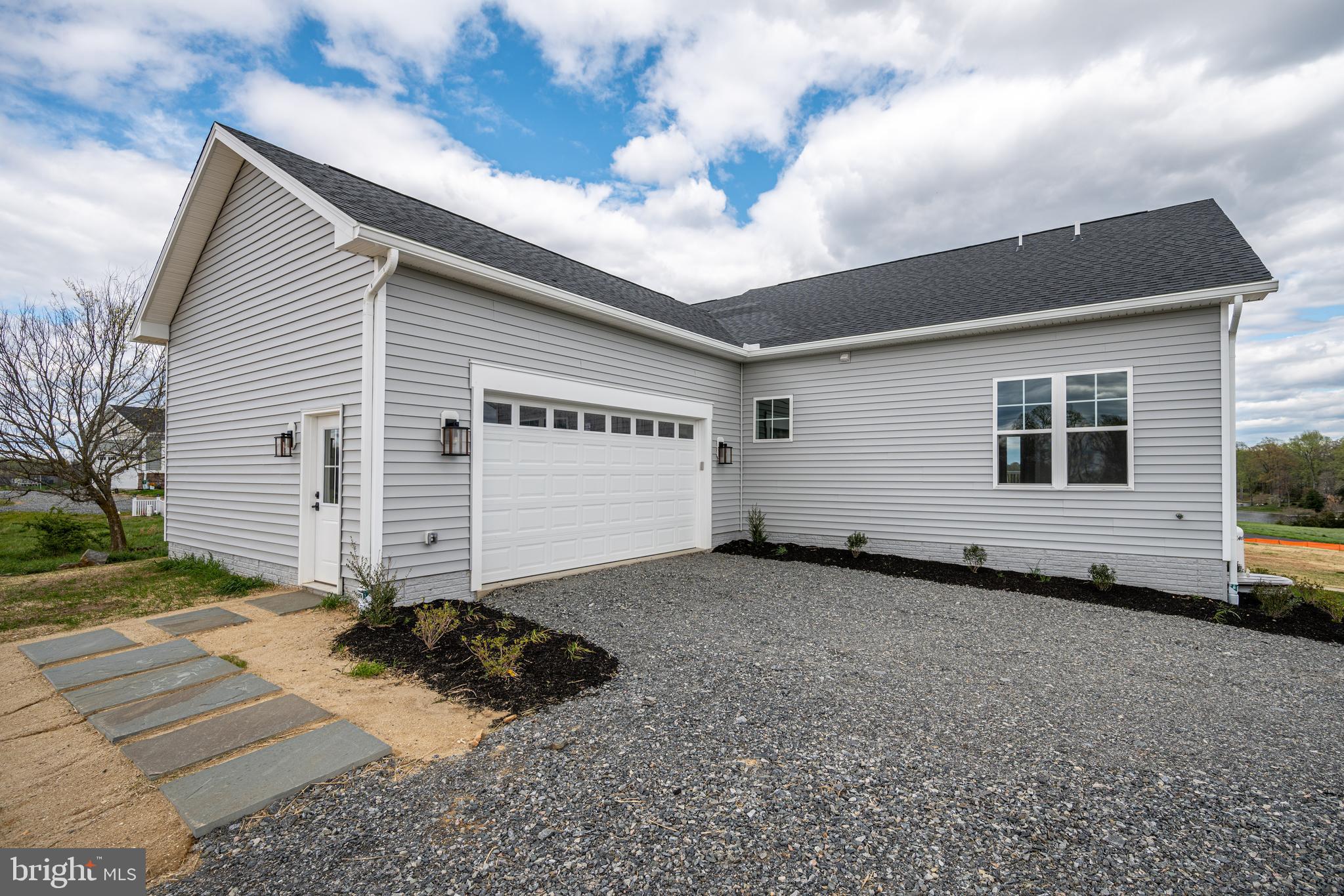 ROCK ISLAND LANDING - Residential