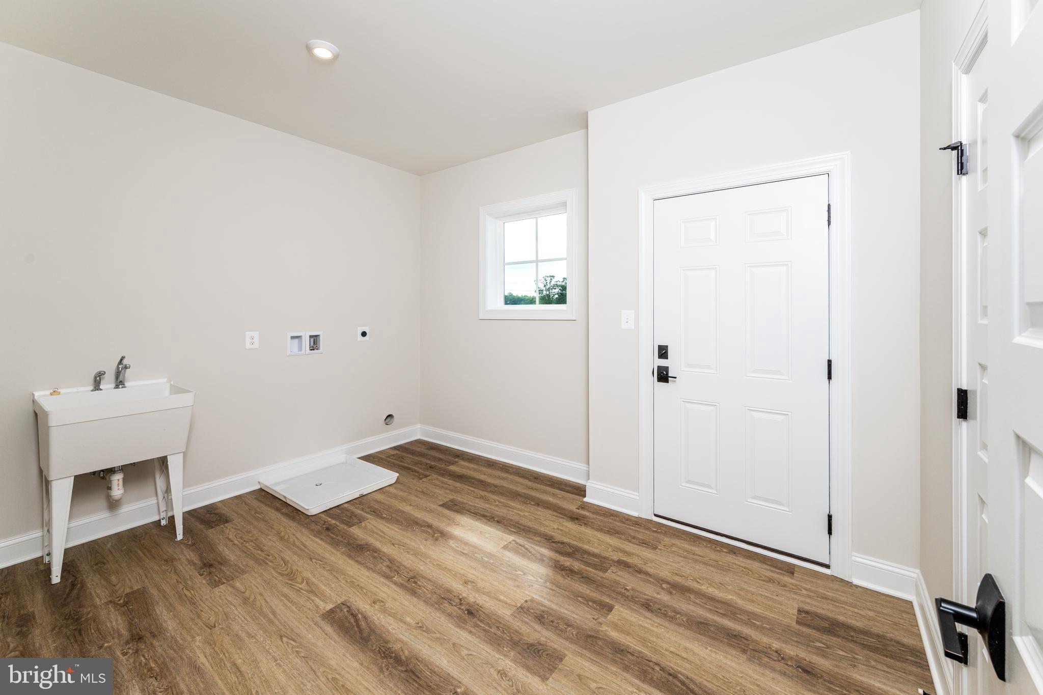 ROCK ISLAND LANDING - Residential