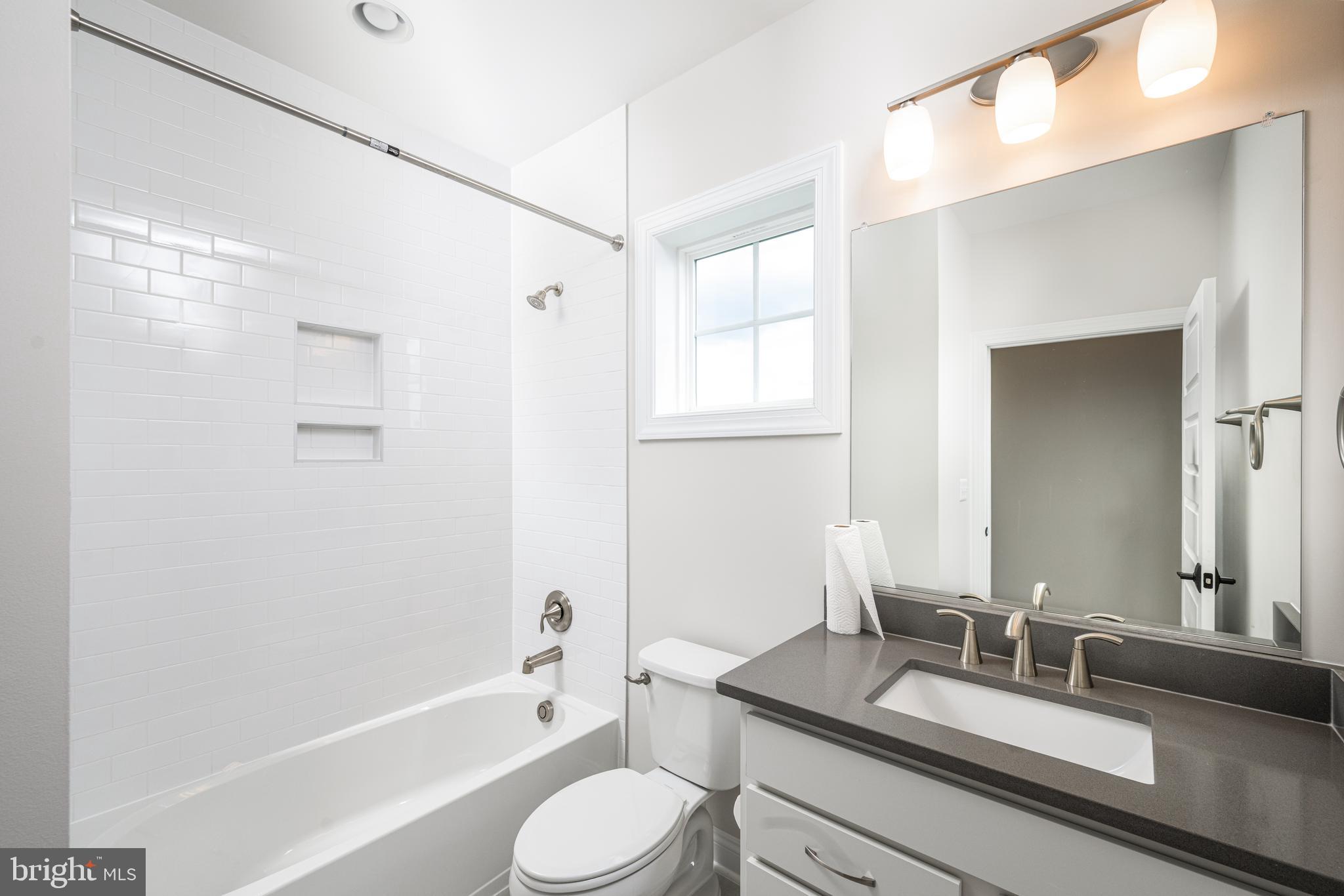 ROCK ISLAND LANDING - Residential