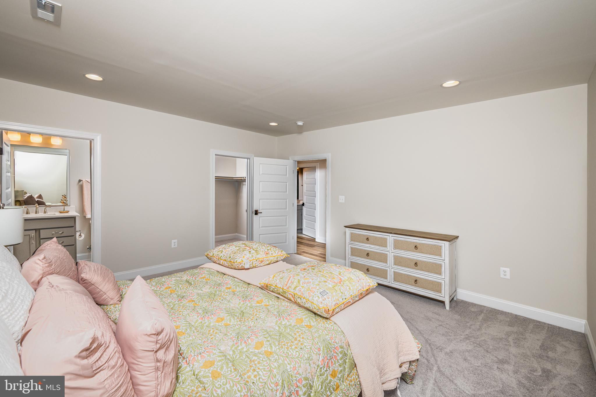 ROCK ISLAND LANDING - Residential