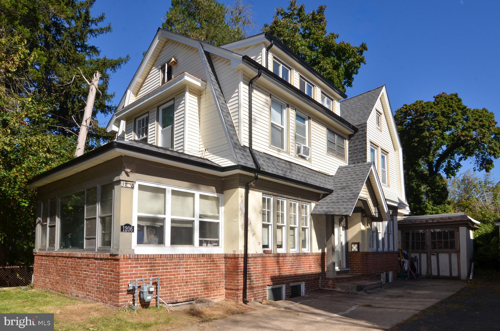 1206 STUYVESANT AVENUE
