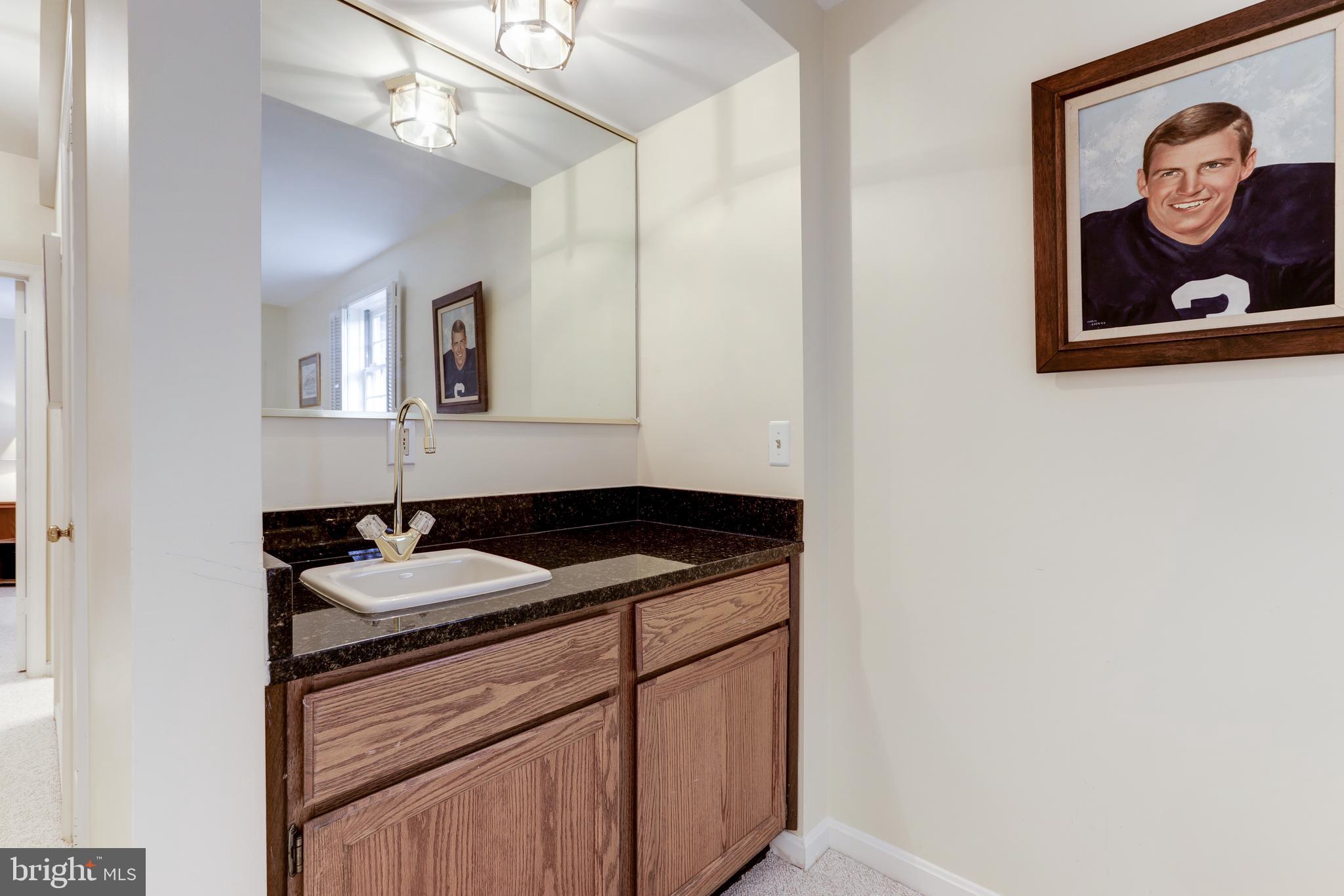 WILLIAMSBURG POND - Residential