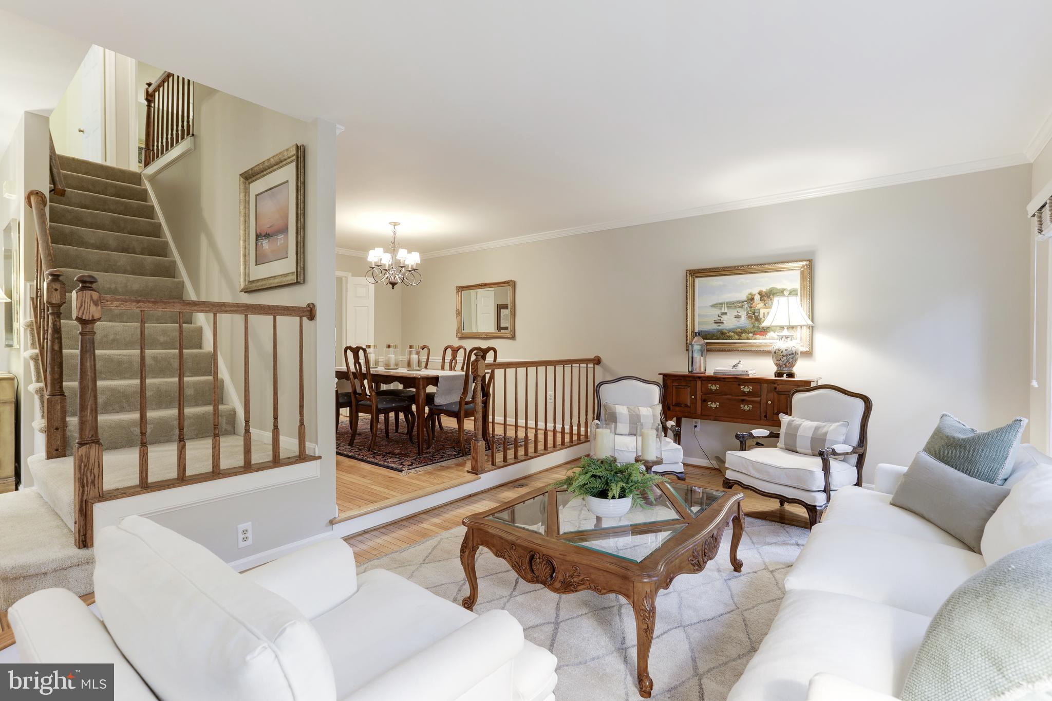 WILLIAMSBURG POND - Residential