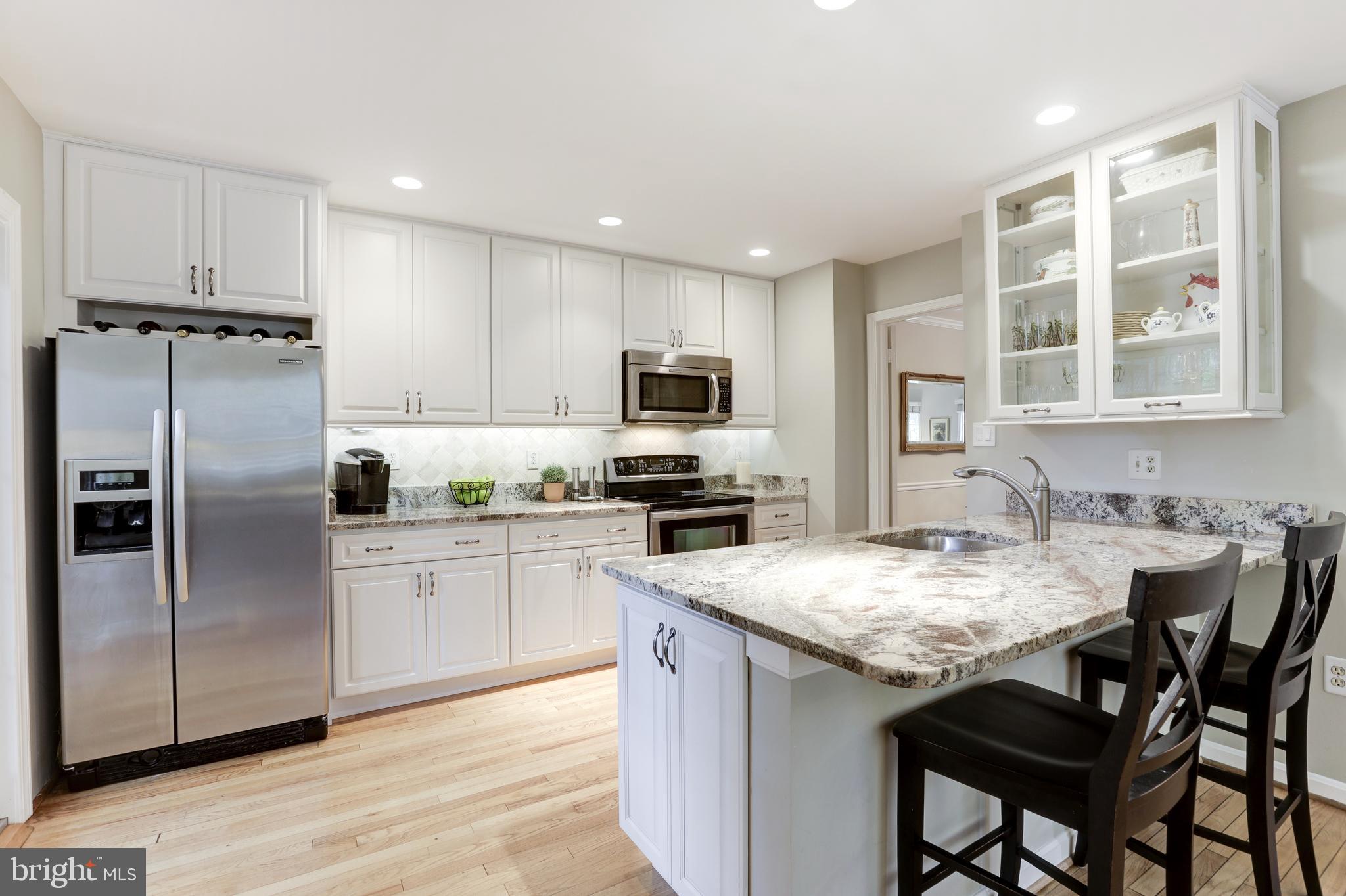 WILLIAMSBURG POND - Residential