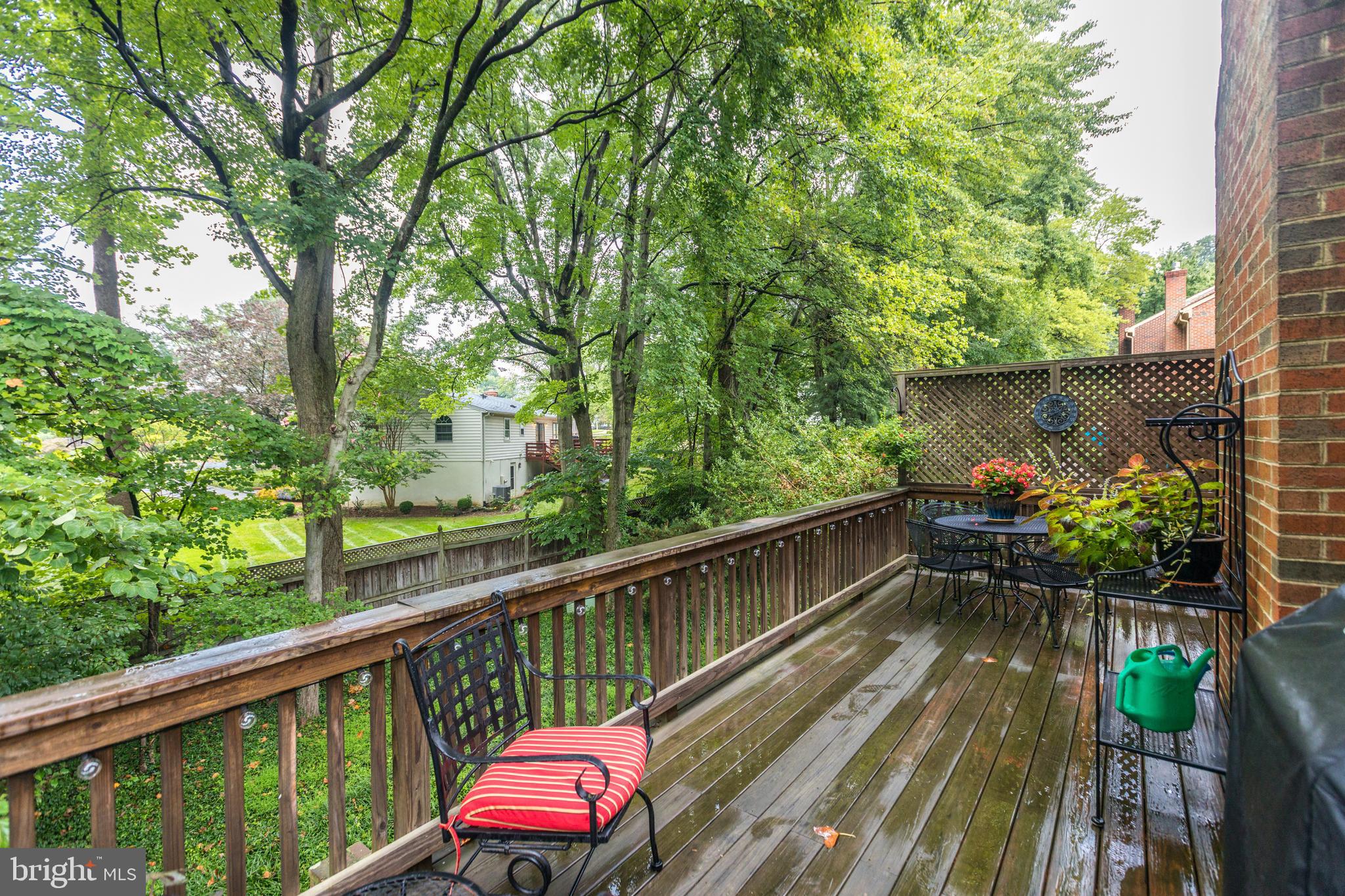 WILLIAMSBURG POND - Residential