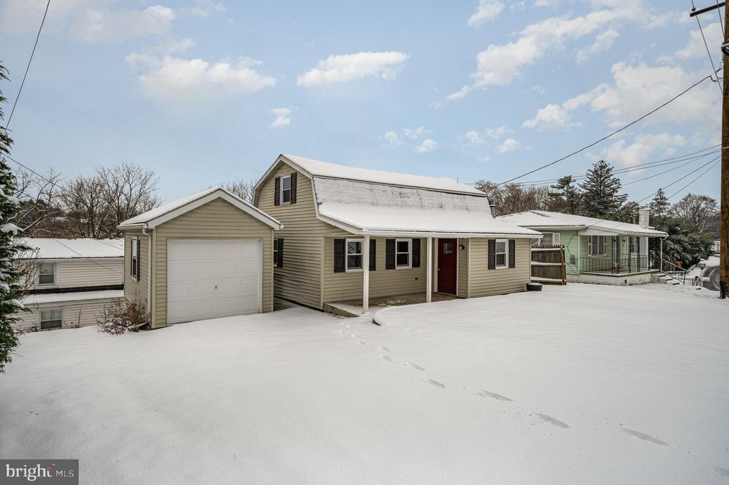 Photo of 32 Lititz Run Road, Lititz, PA 17543 (MLS # PALA2045854)