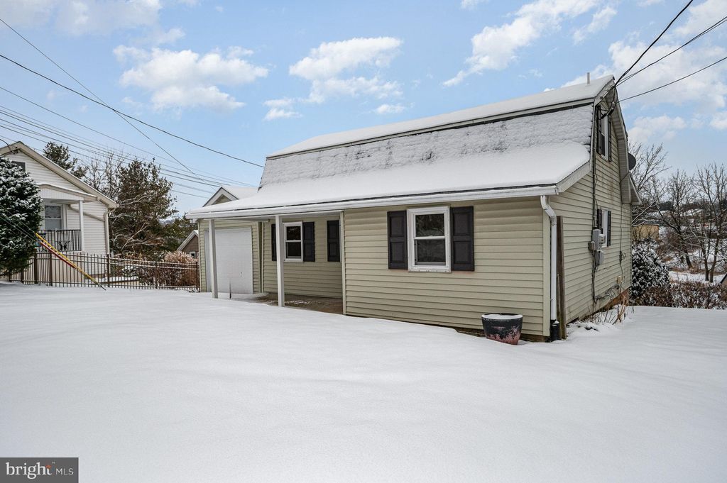 Photo of 32 Lititz Run Road, Lititz, PA 17543 (MLS # PALA2045854)