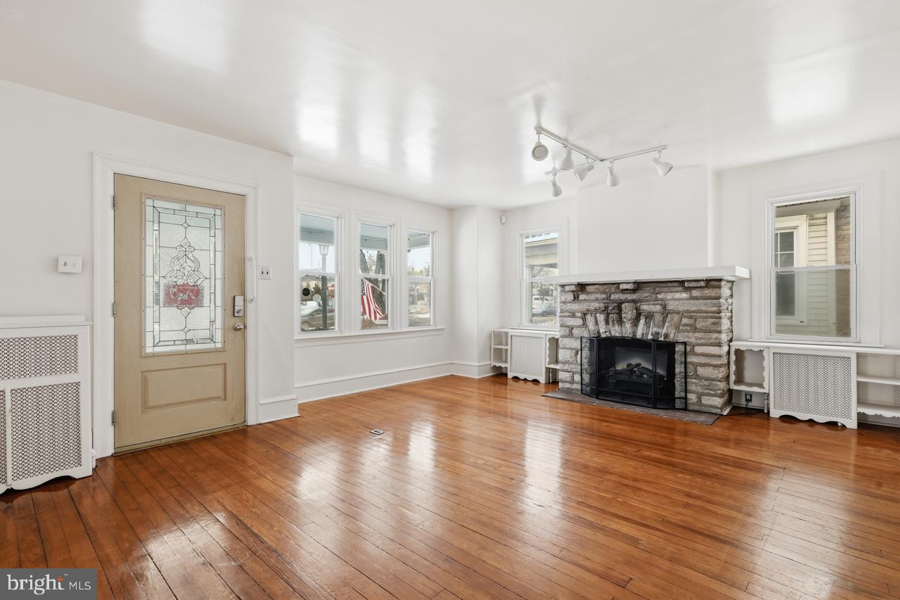 GLENSIDE - Residential