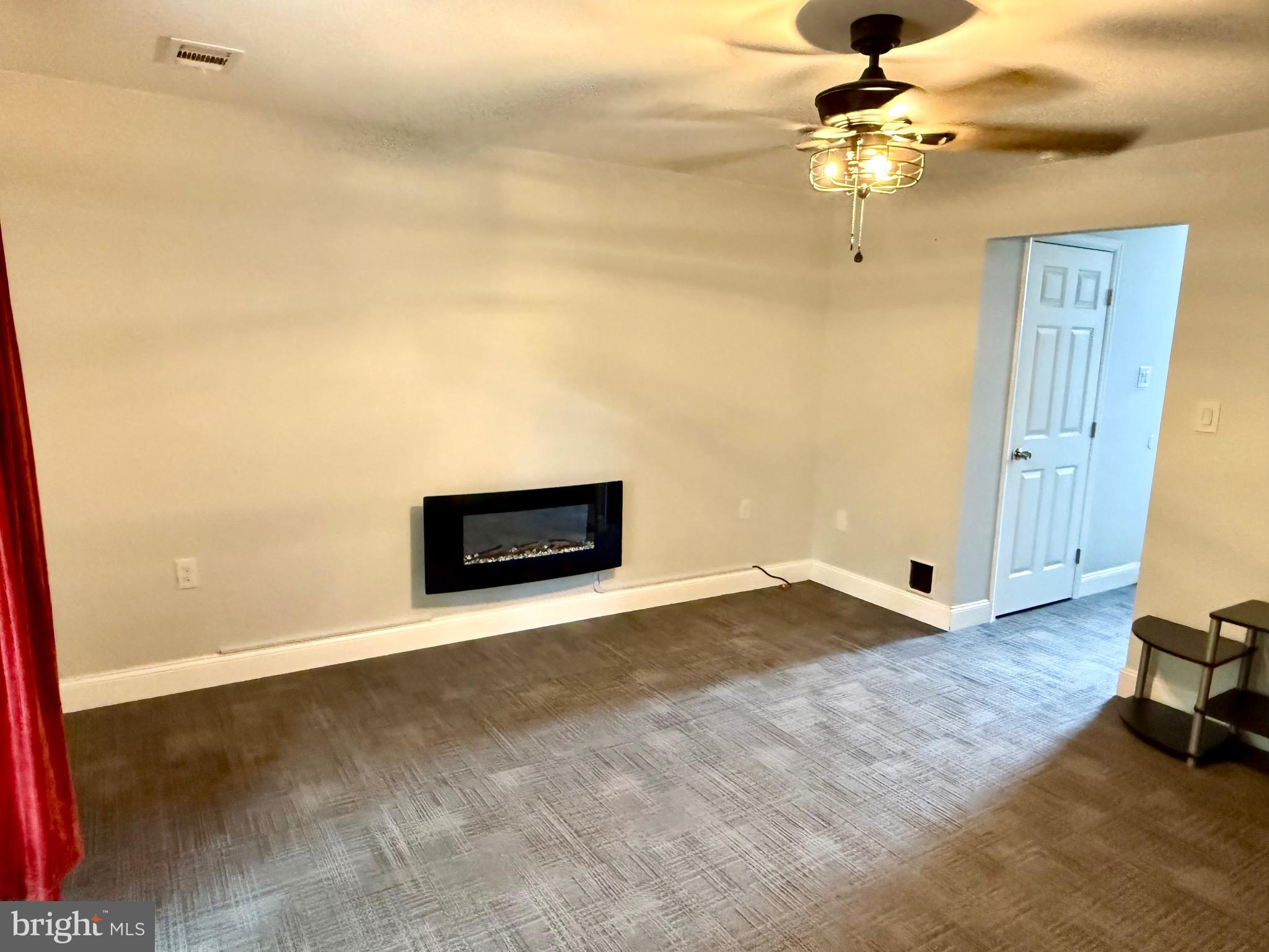 VALLEY GREEN VILLAGE - Residential