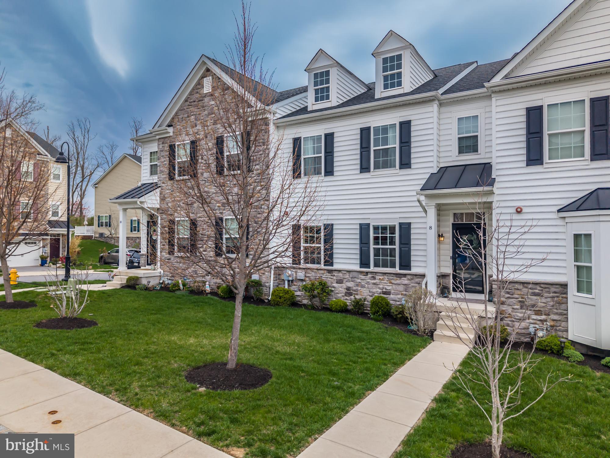 8 MARGOT LANE