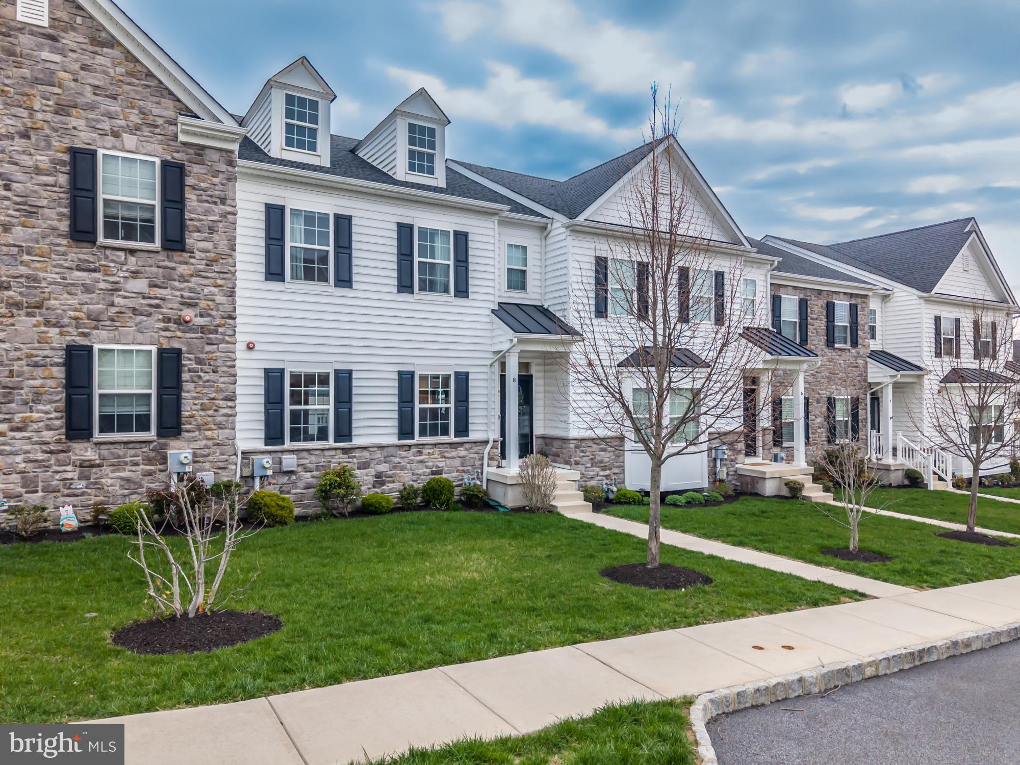 8 MARGOT LANE