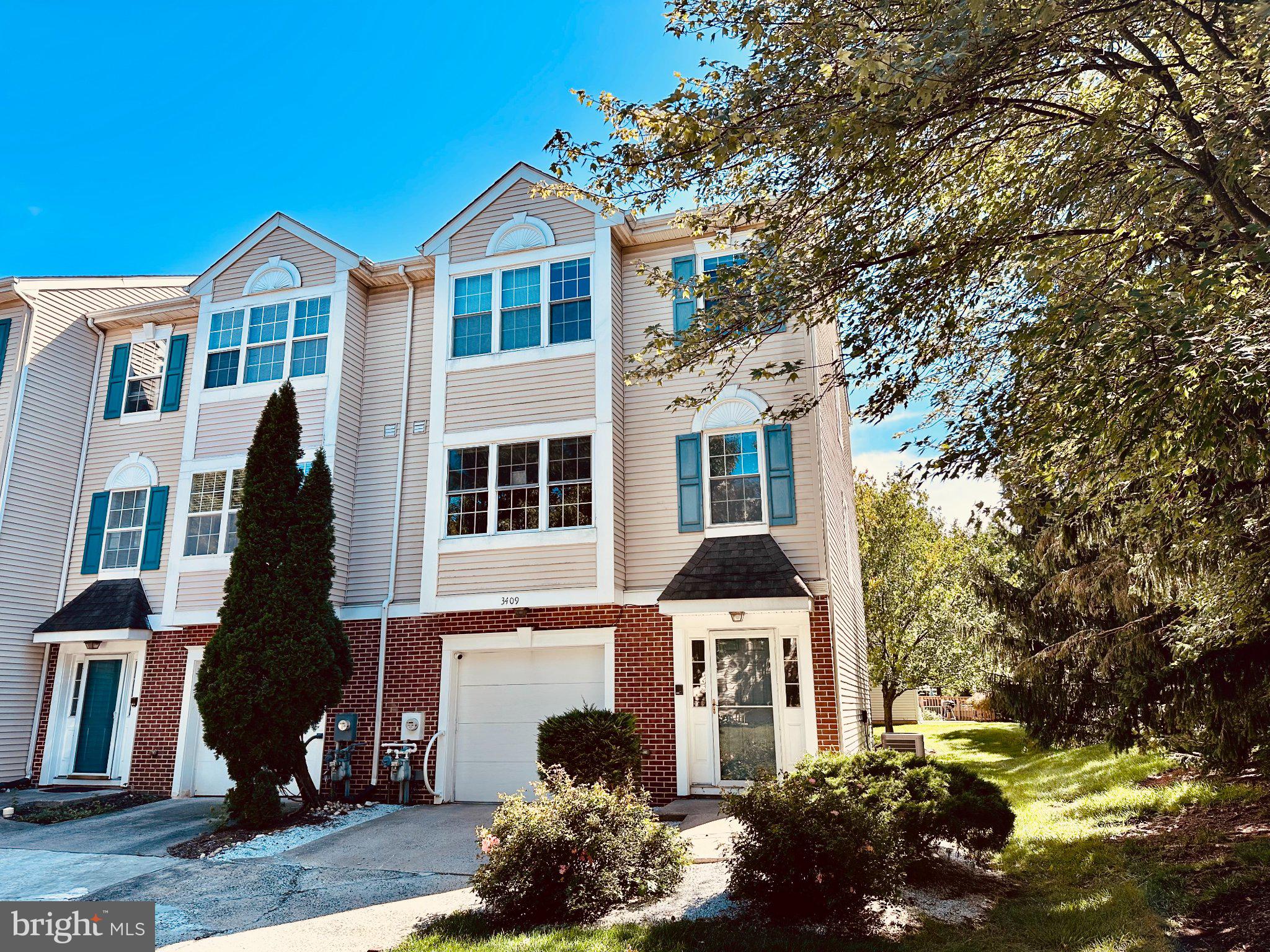 3409 CARRIAGE COURT
