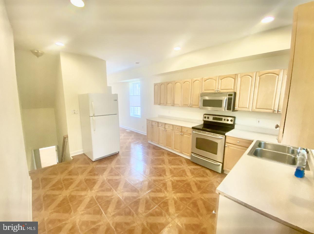 CHARLES VILLAGE - Residential Lease