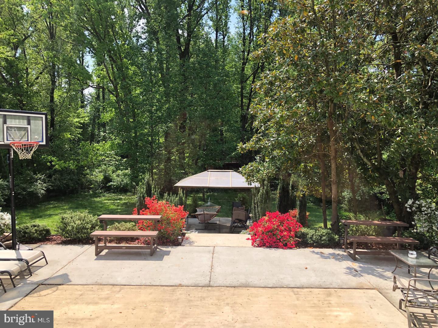 121 KINGSLEY ROAD SE