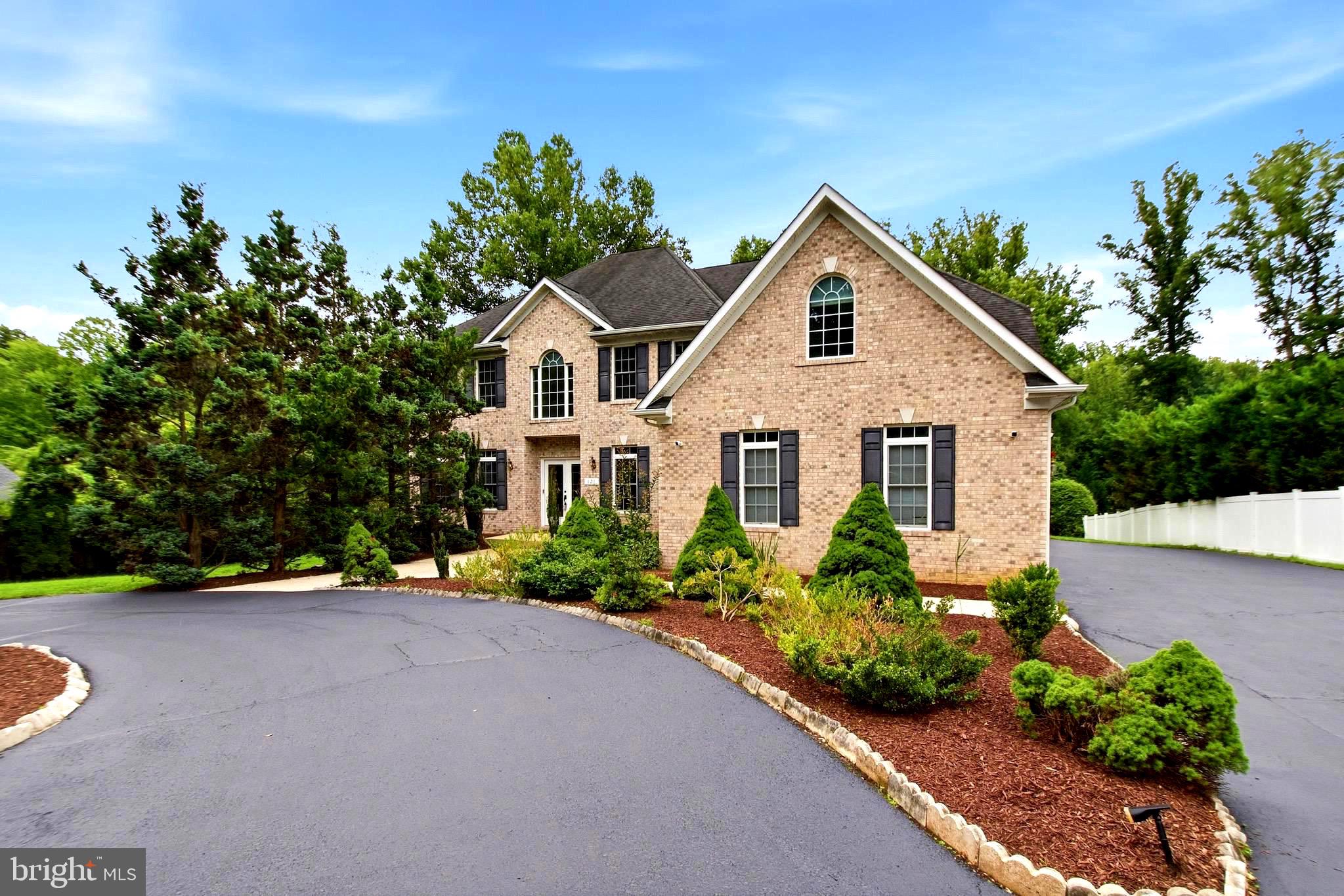 121 KINGSLEY ROAD SE