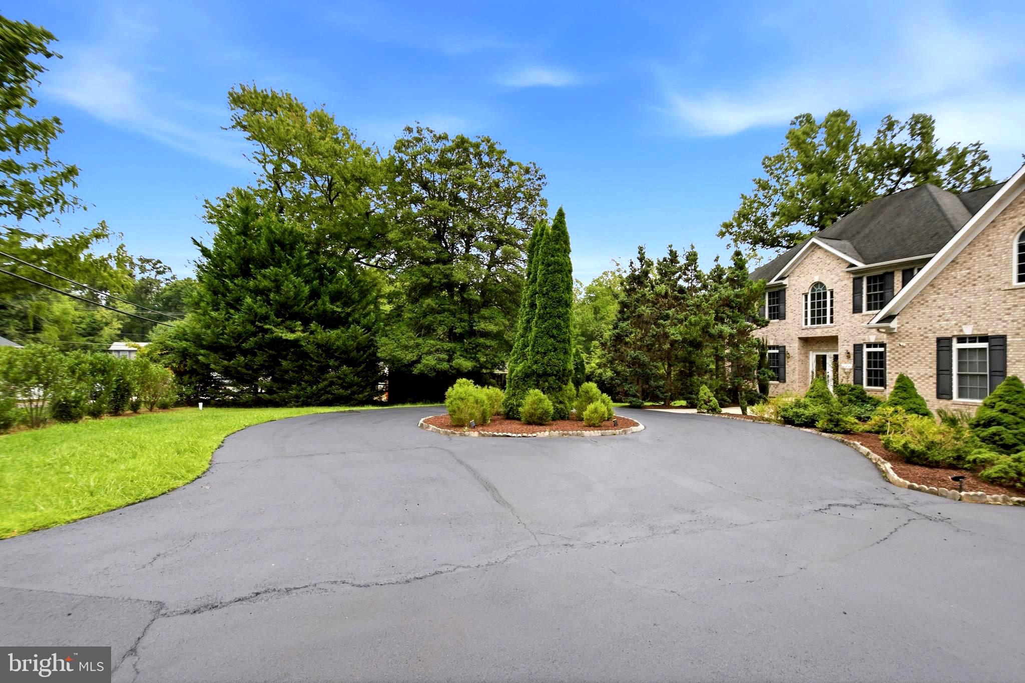 121 KINGSLEY ROAD SE