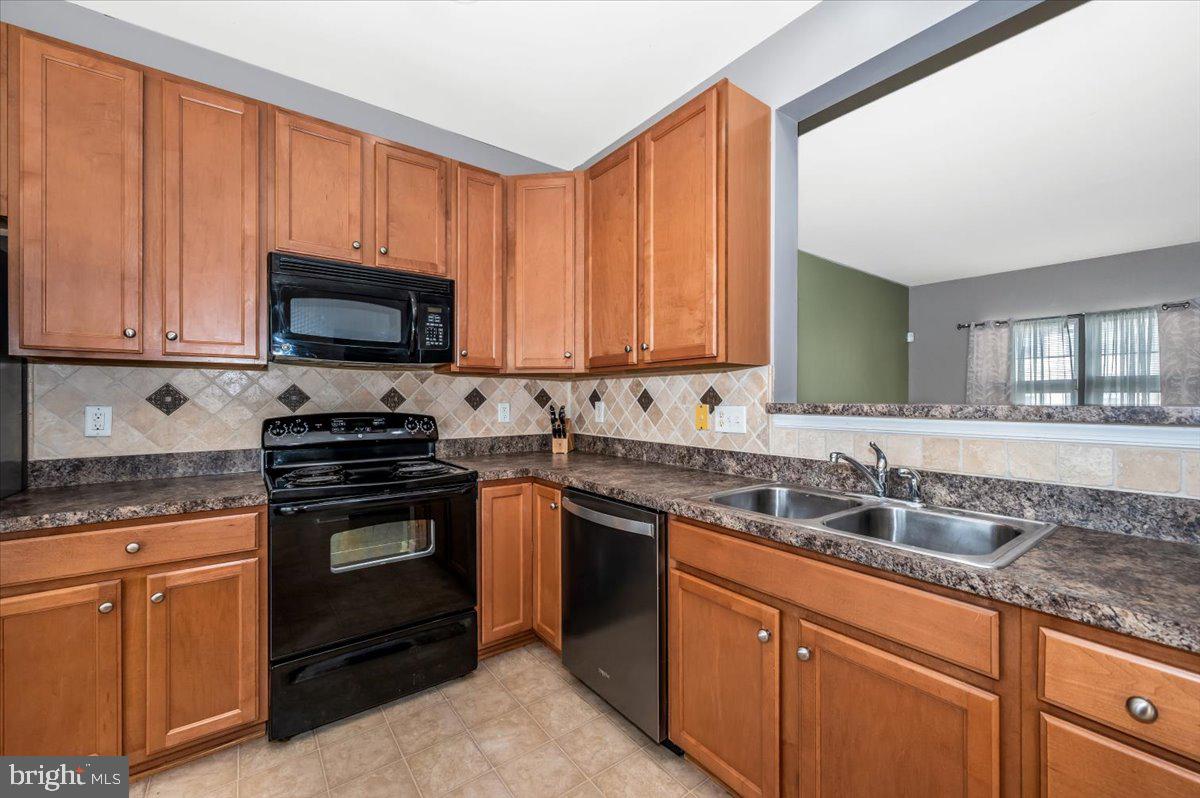 BROOKFIELD ON THE POTOMAC - Residential