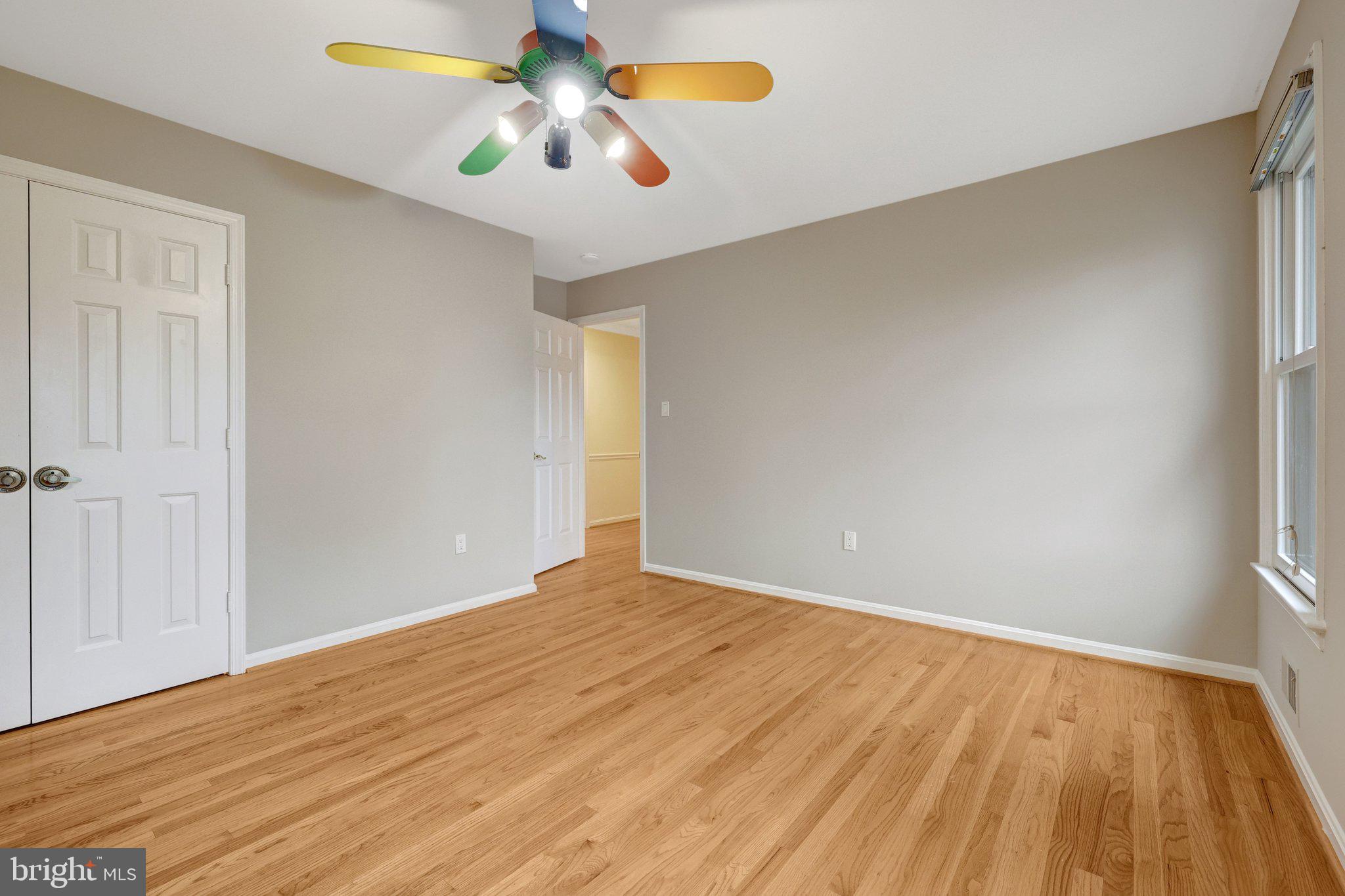 HOLLY KNOLL - Residential