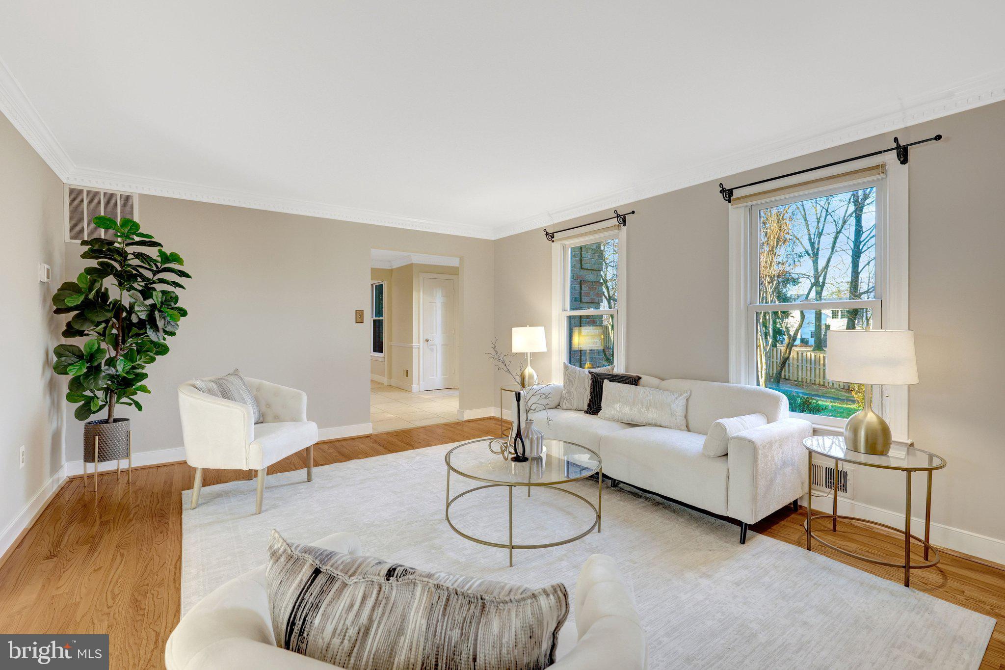 HOLLY KNOLL - Residential