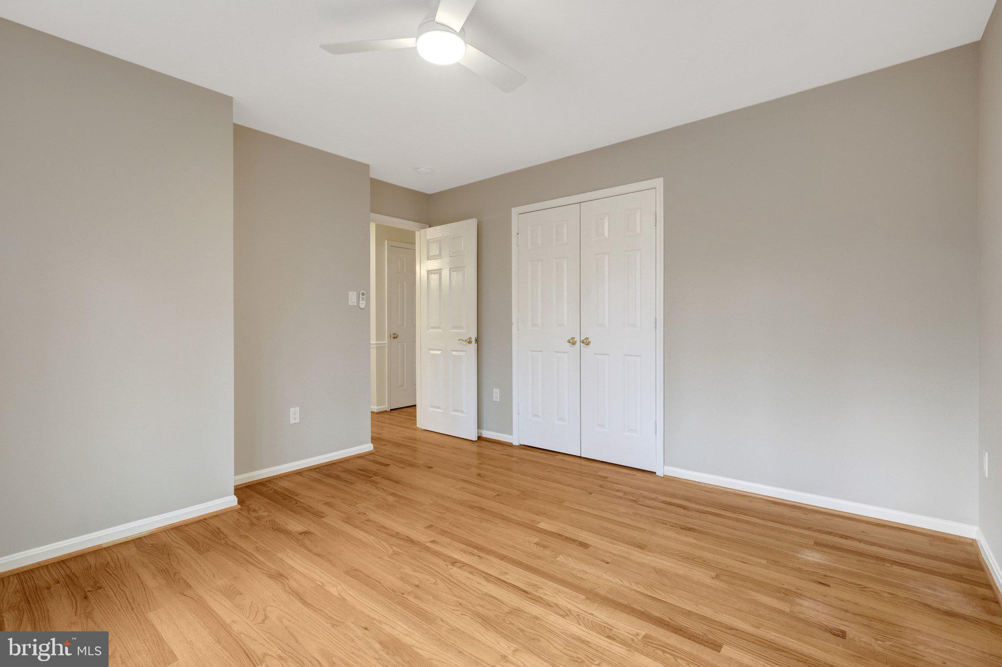 HOLLY KNOLL - Residential