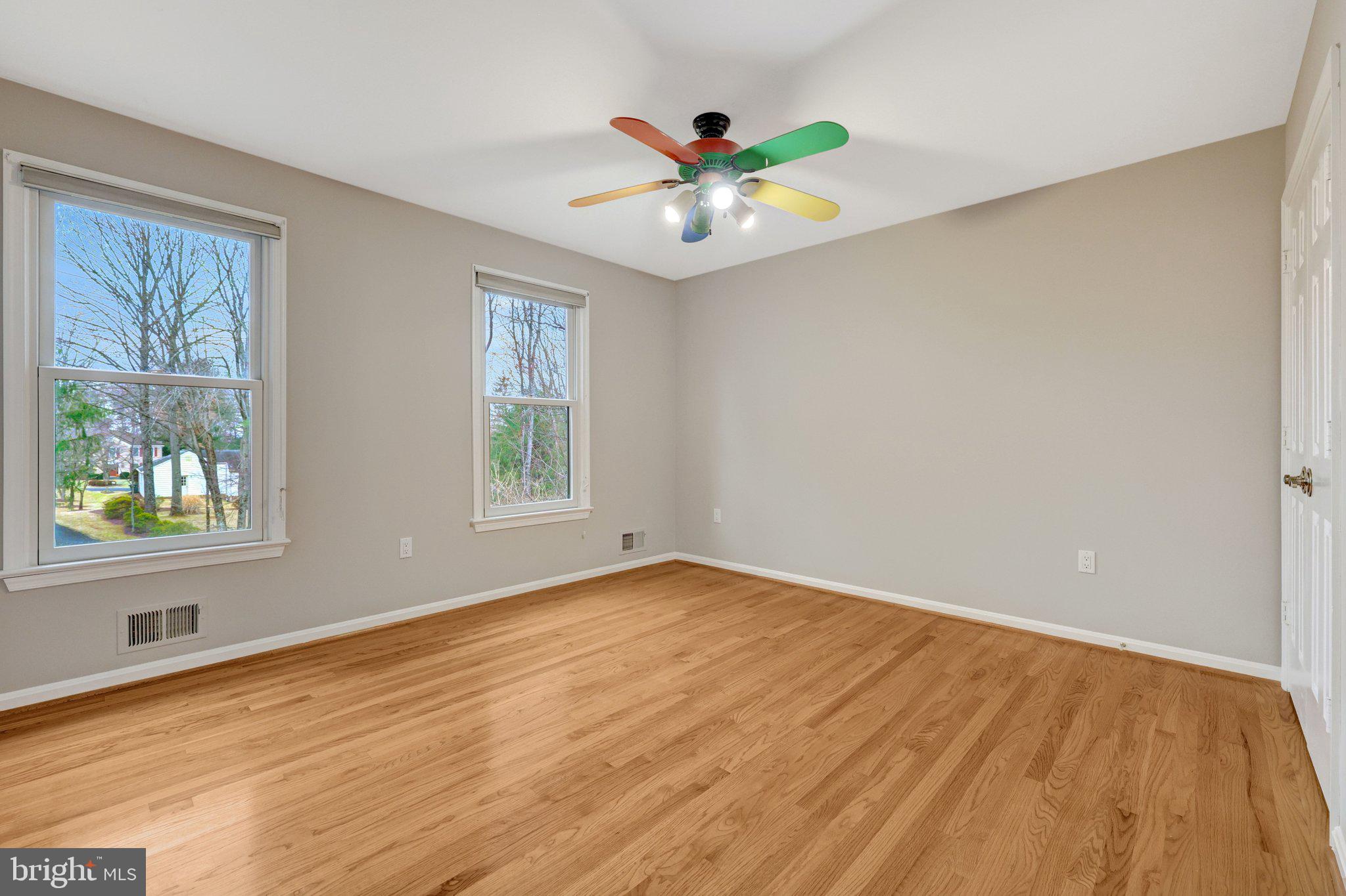 HOLLY KNOLL - Residential